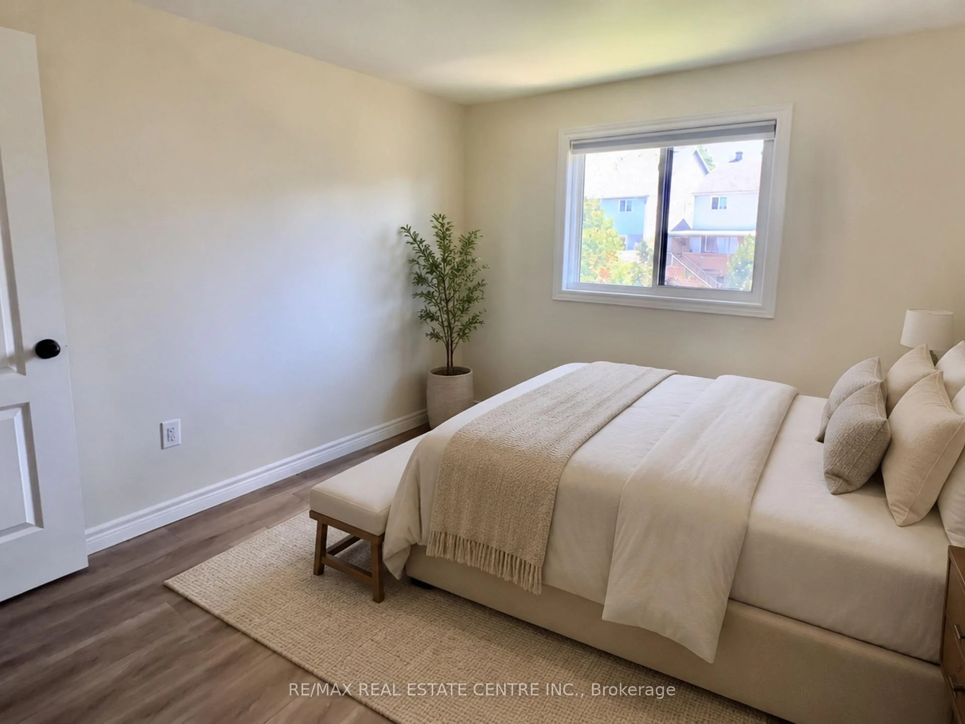 Photo 23 of 716 Russel Court, Shelburne — HOMEH