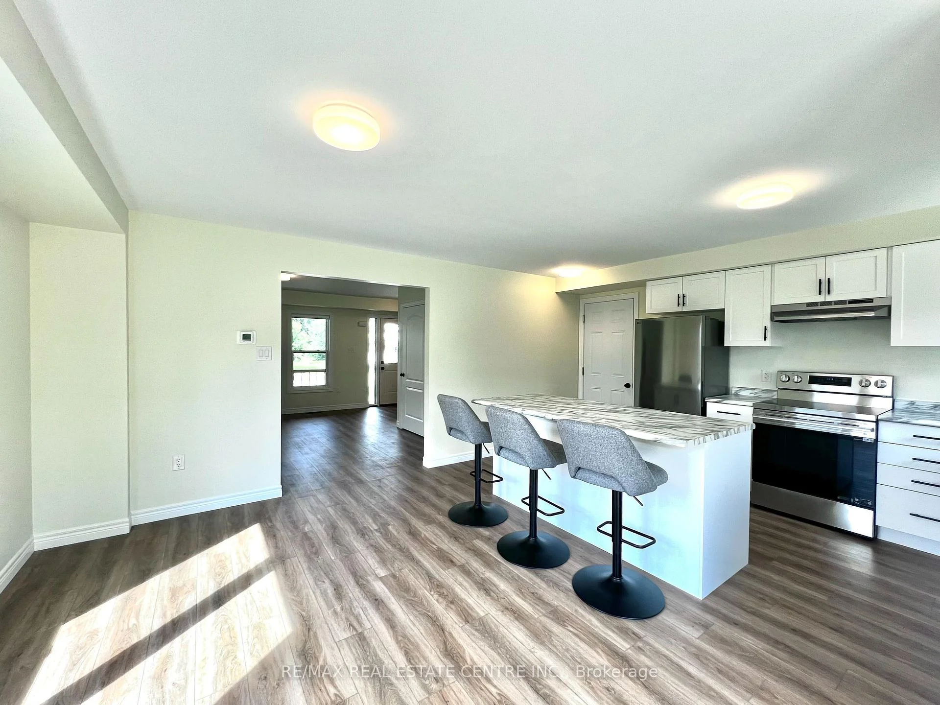 Photo 25 of 716 Russel Court, Shelburne — HOMEH