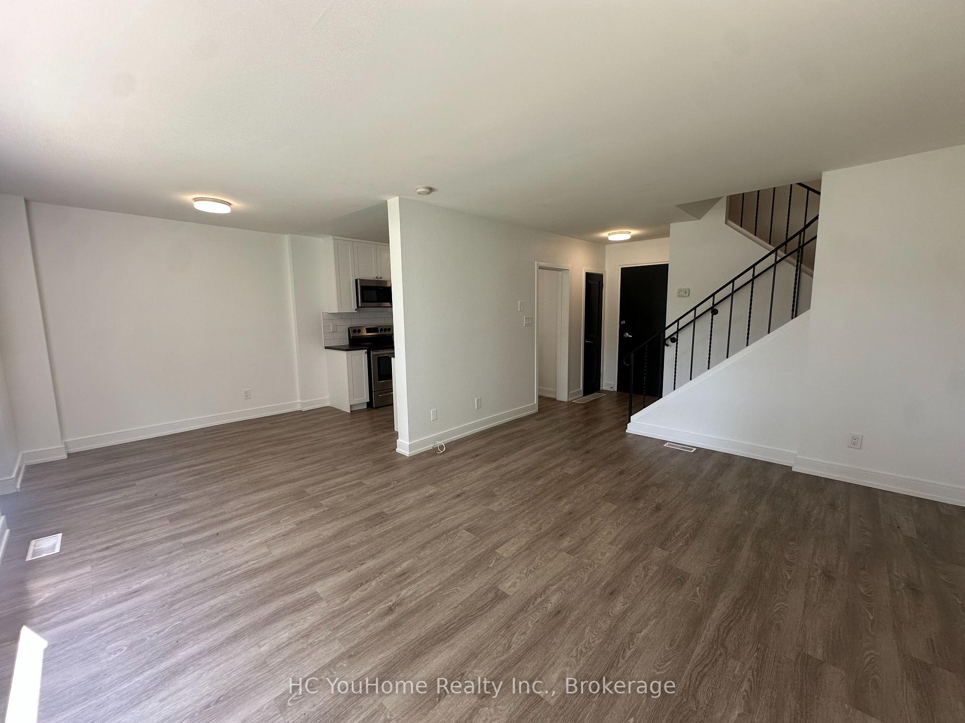 Photo 3 of Unit 11, 5 Cheviot Place, Etobicoke, Princess-Rosethorn — HOMEH