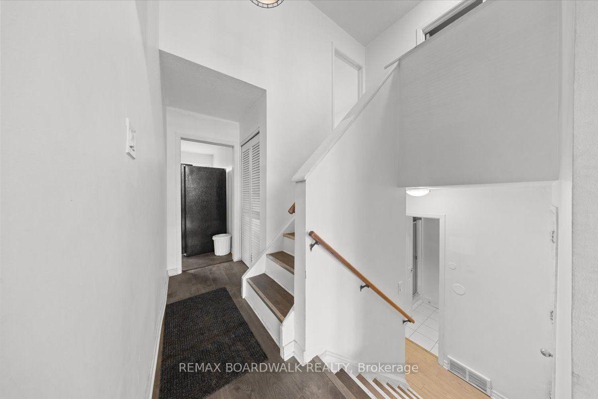 Photo 17 of 1864 Lenester Avenue W, Ottawa, McKellar Heights/Glabar Park — HOMEH