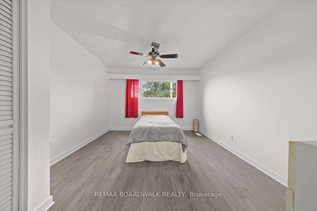 Photo 22 of 1864 Lenester Avenue W, Ottawa, McKellar Heights/Glabar Park — HOMEH