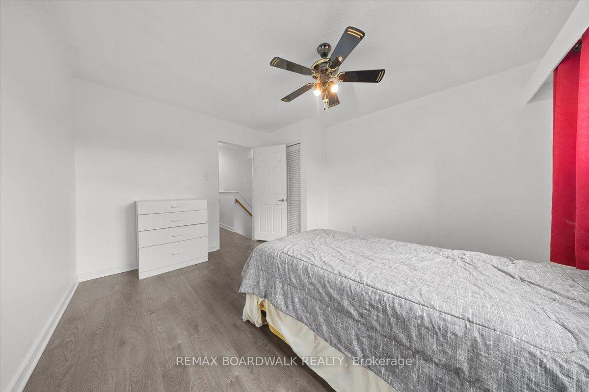 Photo 23 of 1864 Lenester Avenue W, Ottawa, McKellar Heights/Glabar Park — HOMEH