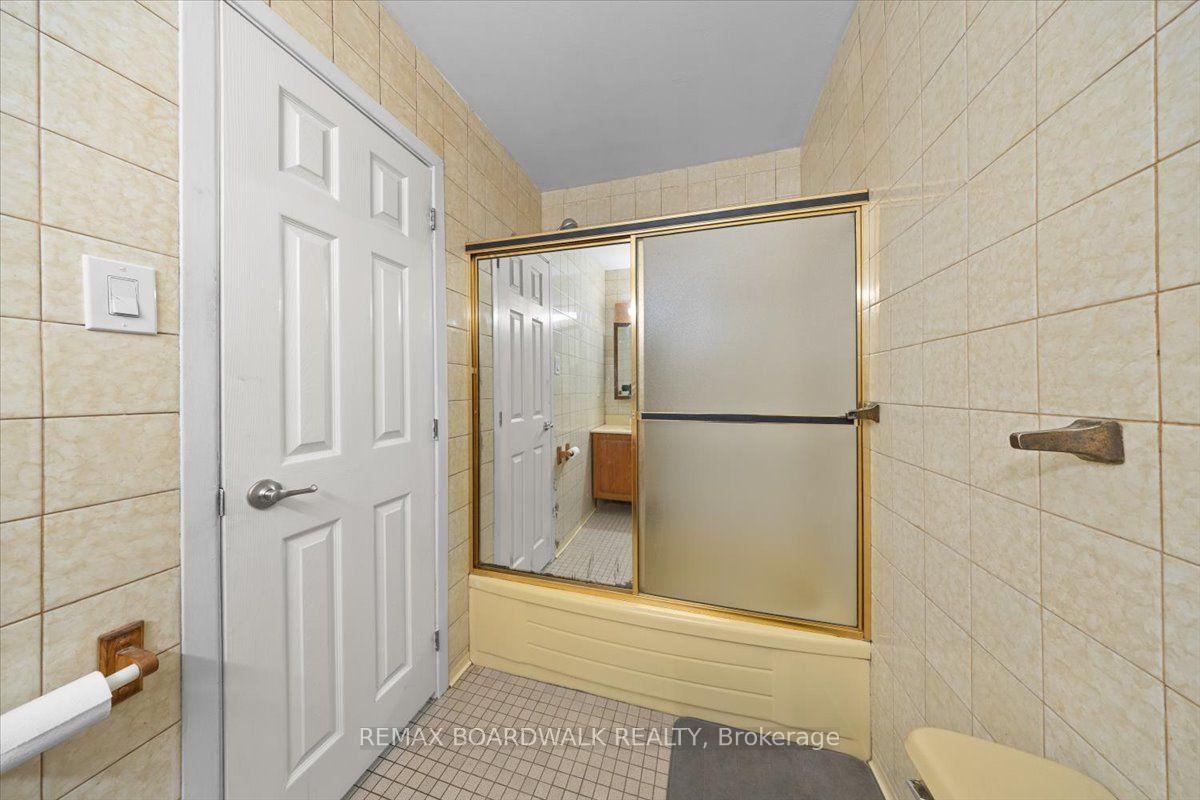 Photo 25 of 1864 Lenester Avenue W, Ottawa, McKellar Heights/Glabar Park — HOMEH