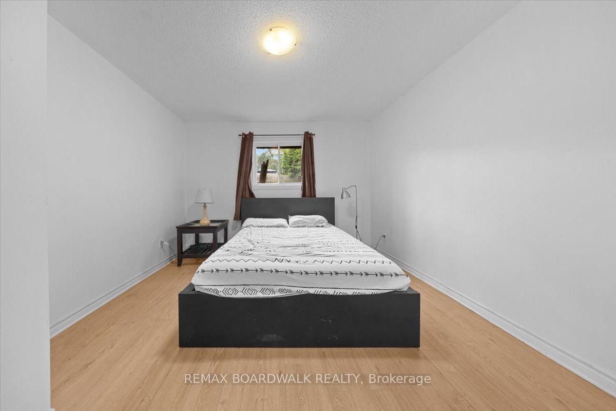 Photo 26 of 1864 Lenester Avenue W, Ottawa, McKellar Heights/Glabar Park — HOMEH