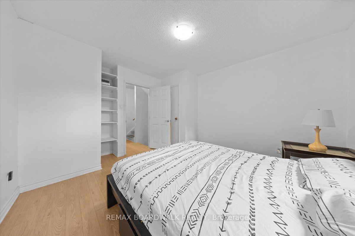 Photo 27 of 1864 Lenester Avenue W, Ottawa, McKellar Heights/Glabar Park — HOMEH