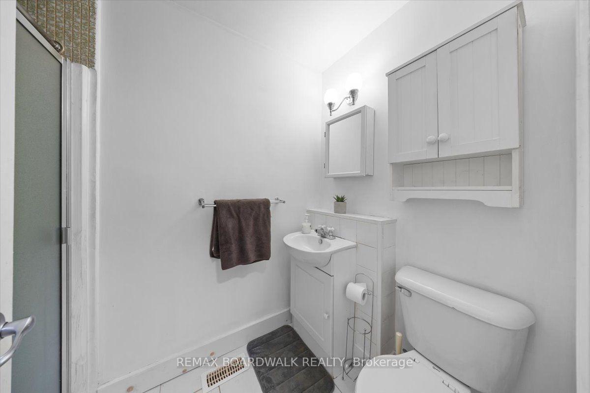 Photo 29 of 1864 Lenester Avenue W, Ottawa, McKellar Heights/Glabar Park — HOMEH