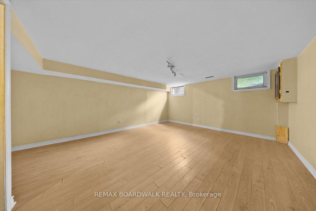 Photo 31 of 1864 Lenester Avenue W, Ottawa, McKellar Heights/Glabar Park — HOMEH