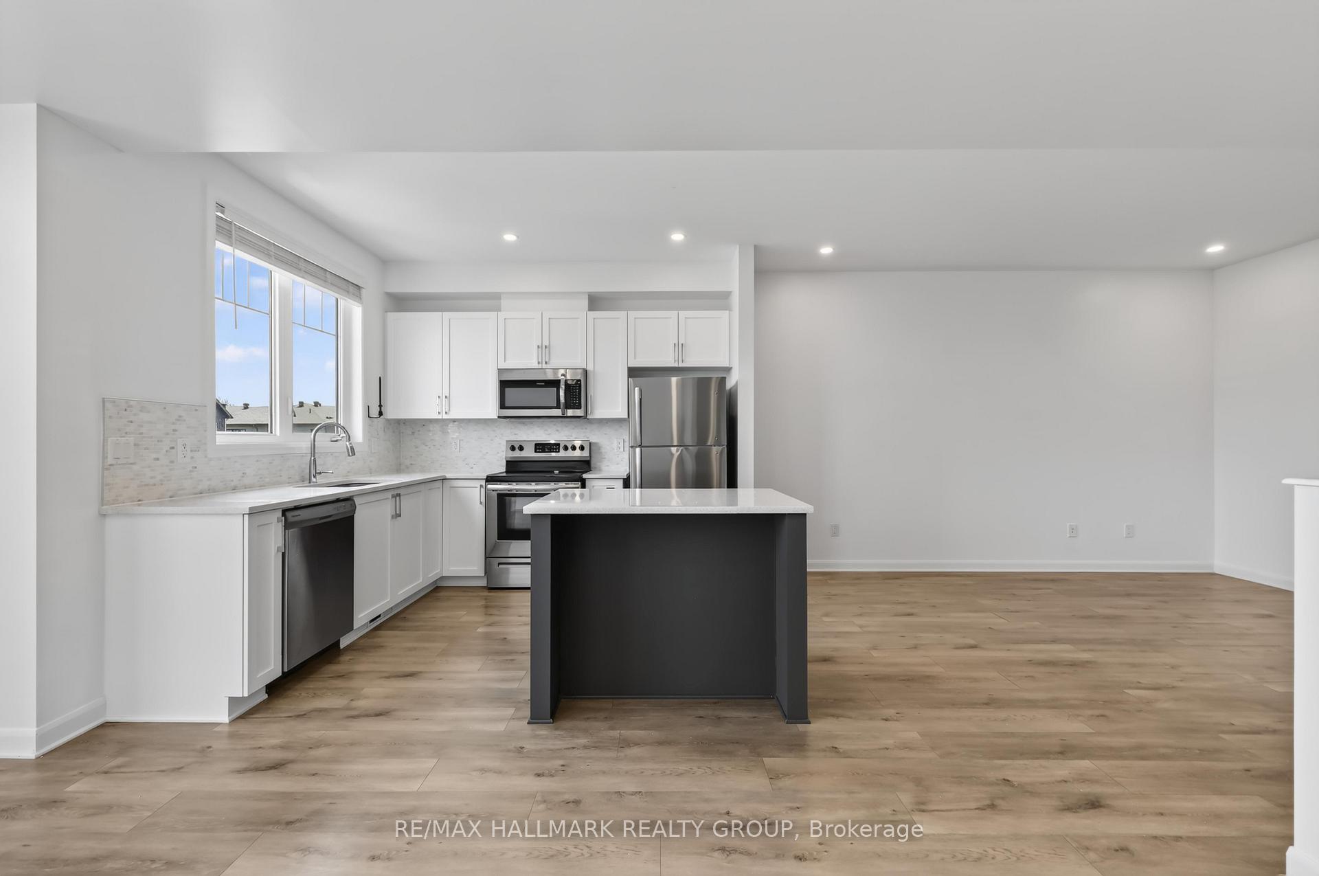 Photo 2 of 312 Shepperton Street, Ottawa, Avalon East — HOMEH