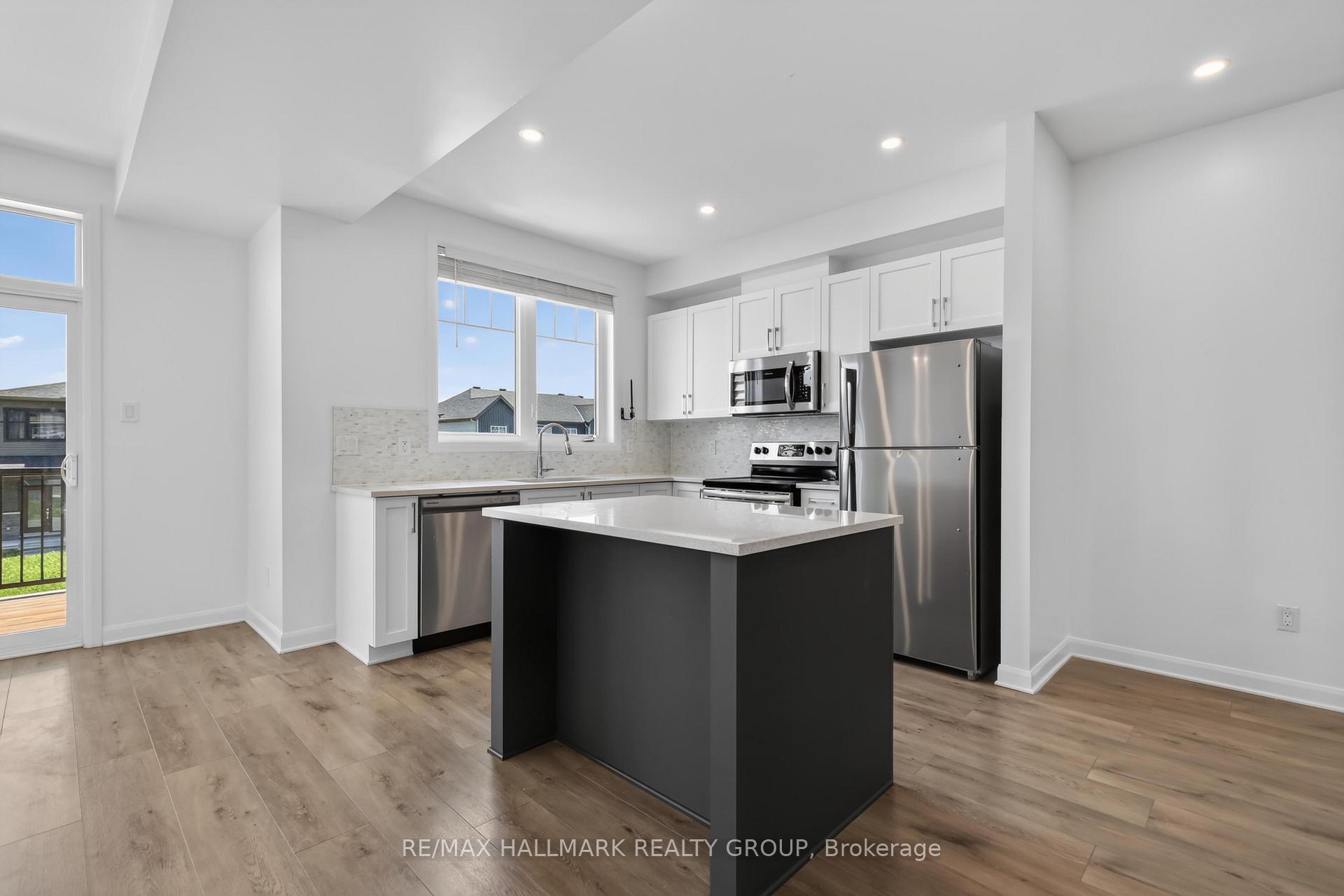 Photo 3 of 312 Shepperton Street, Ottawa, Avalon East — HOMEH