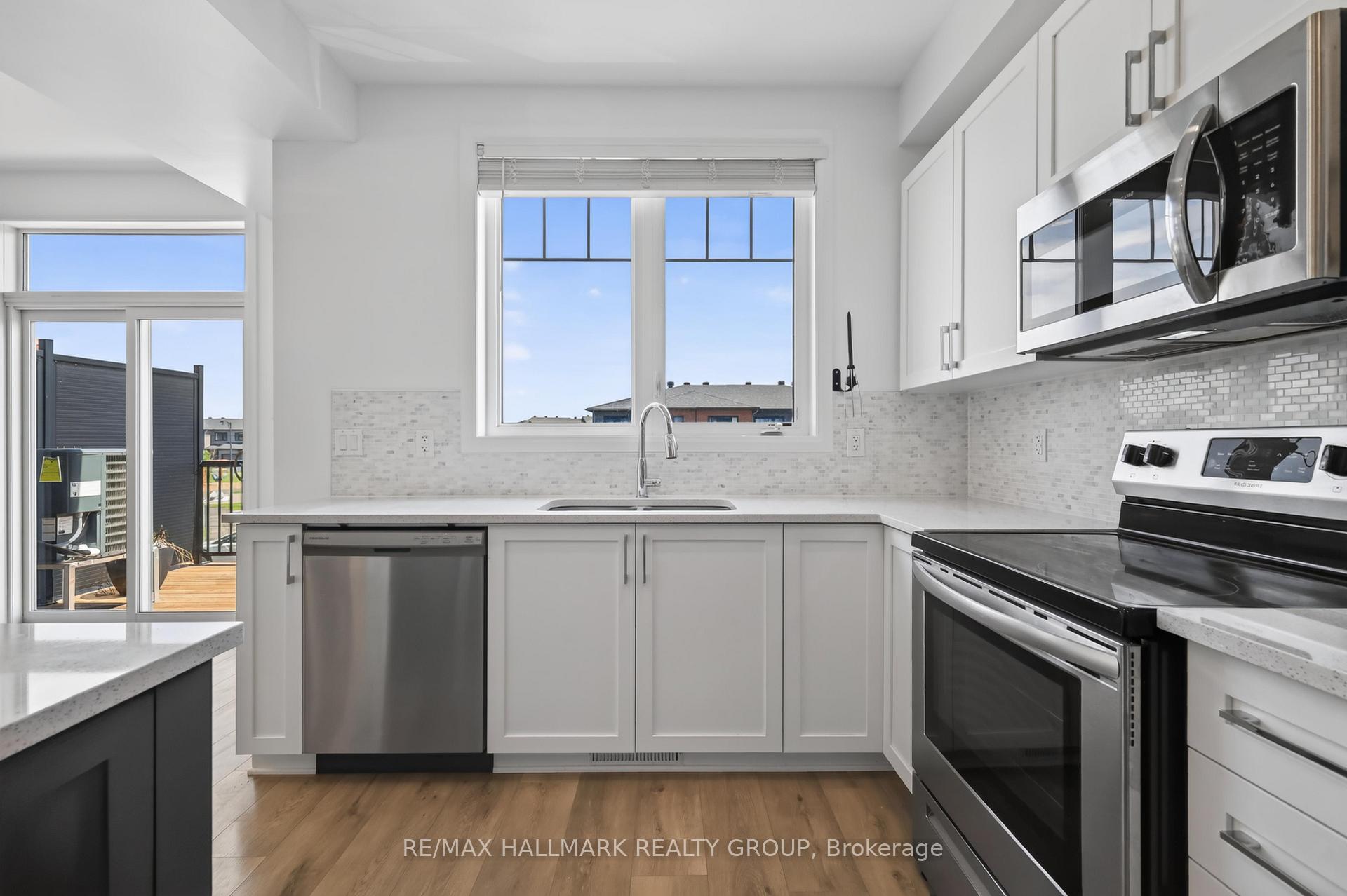 Photo 5 of 312 Shepperton Street, Ottawa, Avalon East — HOMEH