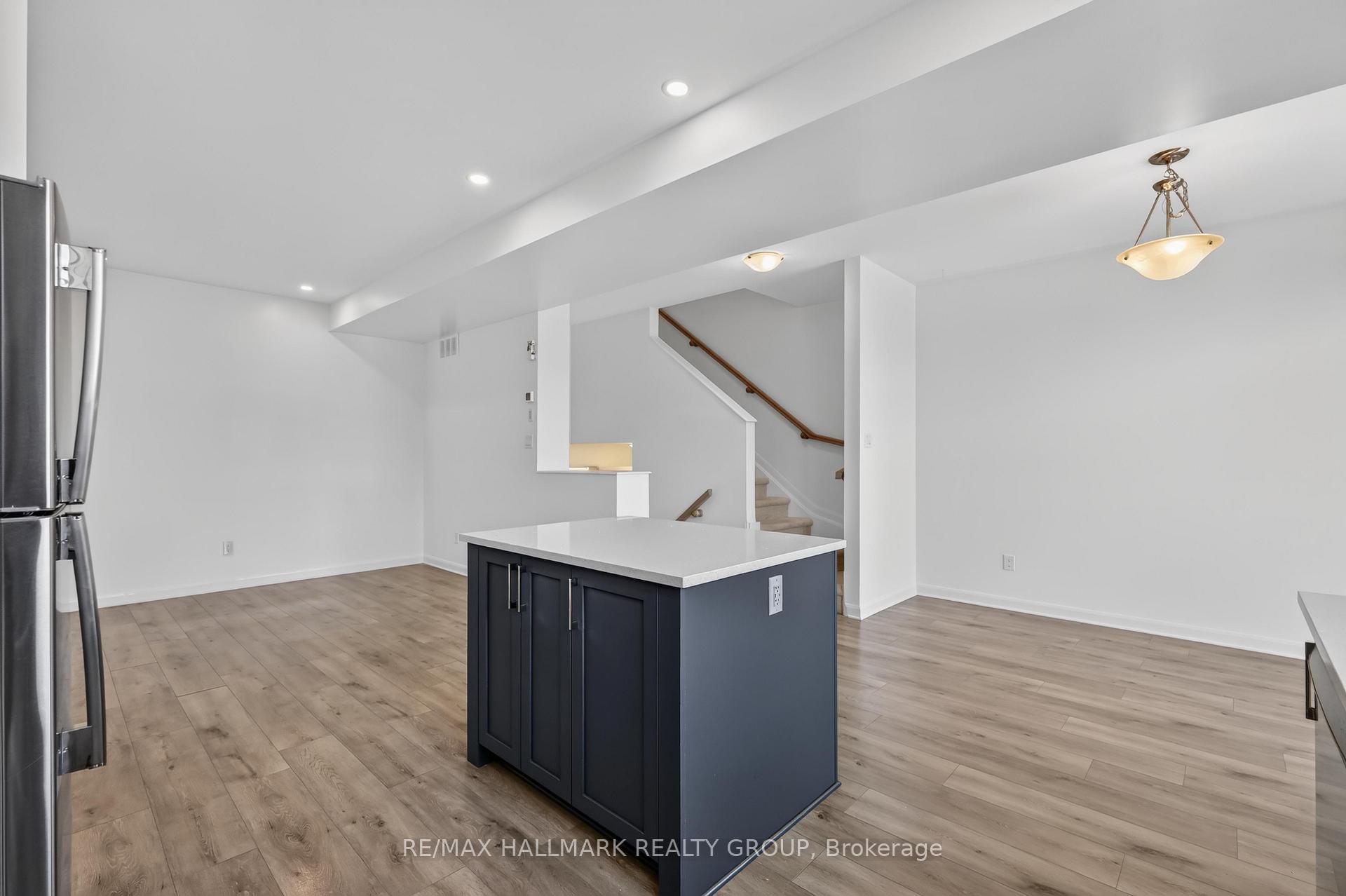 Photo 8 of 312 Shepperton Street, Ottawa, Avalon East — HOMEH