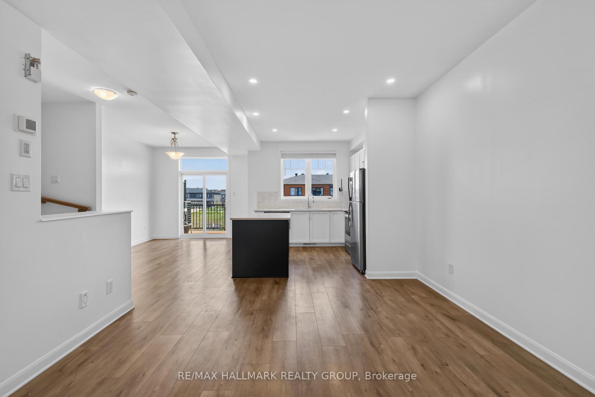 Photo 9 of 312 Shepperton Street, Ottawa, Avalon East — HOMEH