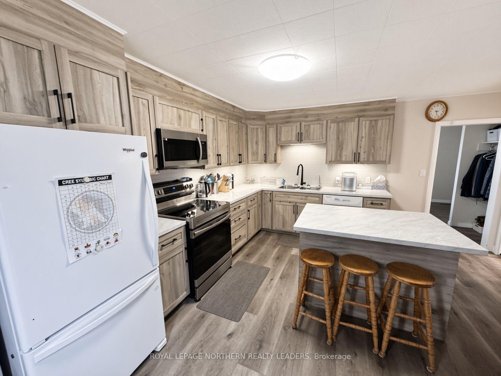 Photo 5 of 53 Columbus Avenue, Timmins, TS - SW — HOMEH