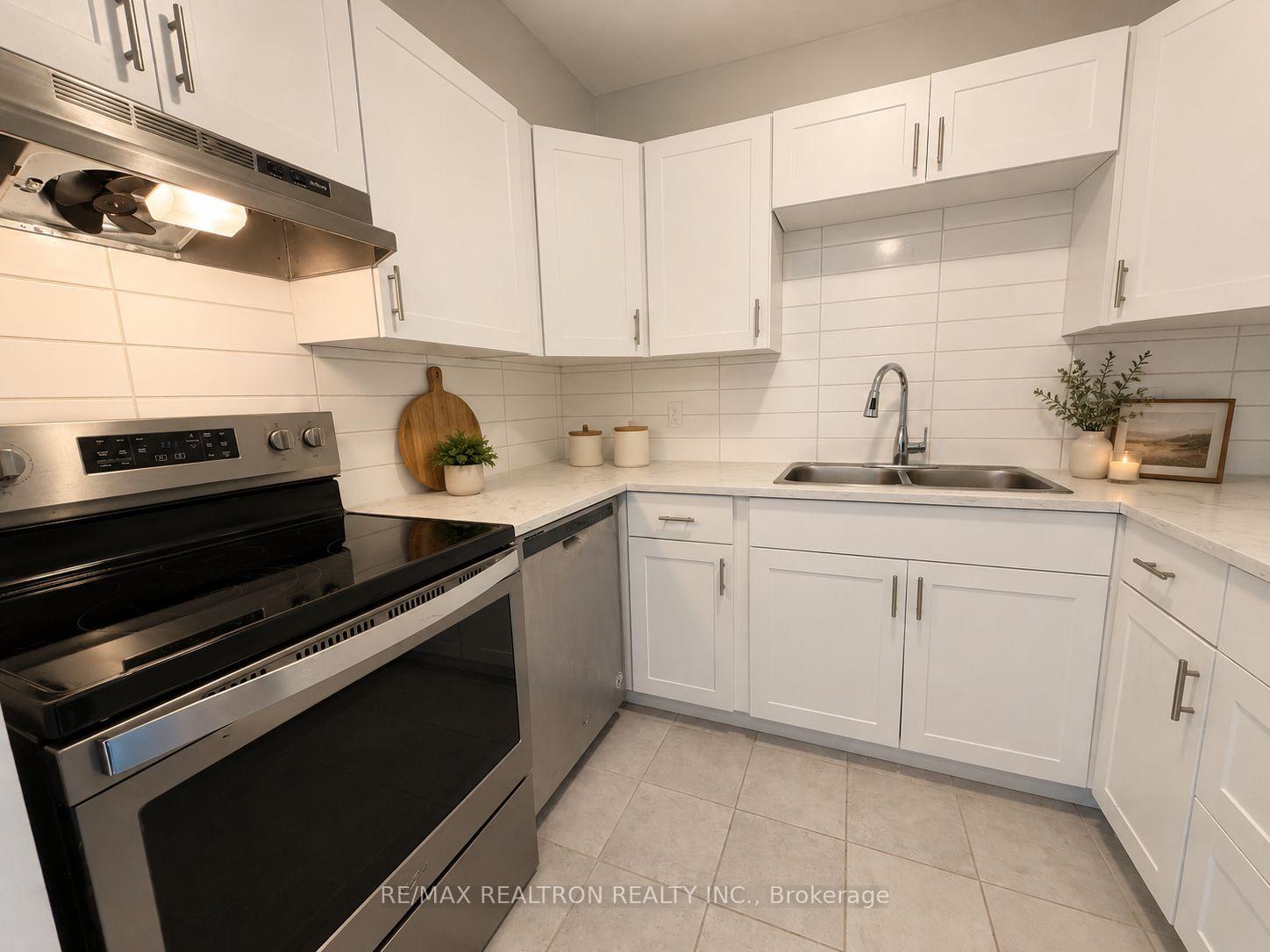 Photo 11 of Unit 303, 126 Bell Farm Road, Barrie, Alliance — HOMEH