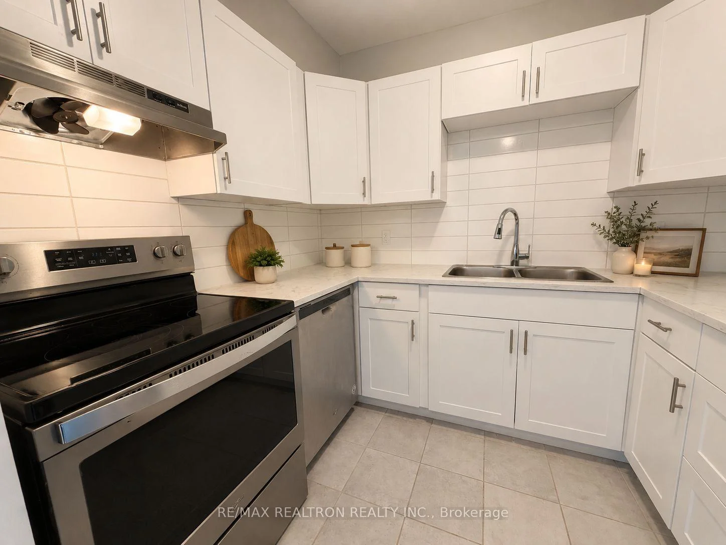 Photo 12 of Unit 303, 126 Bell Farm Road, Barrie, Alliance — HOMEH