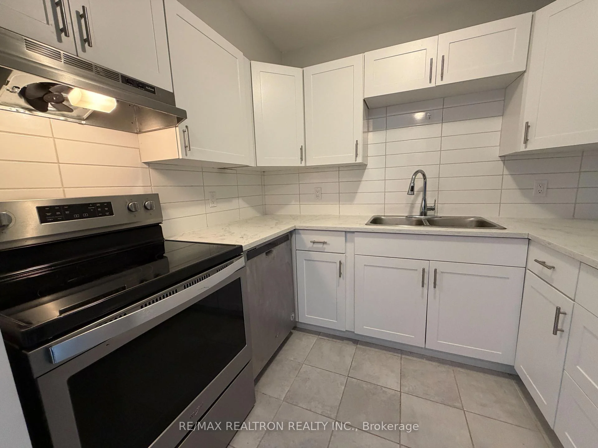 Photo 14 of Unit 303, 126 Bell Farm Road, Barrie, Alliance — HOMEH