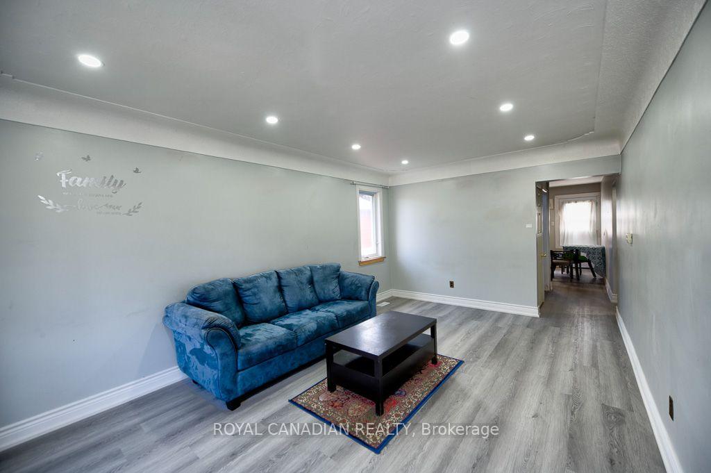 Photo 7 of 974 Queensdale Avenue E, Hamilton, Sunninghill — HOMEH