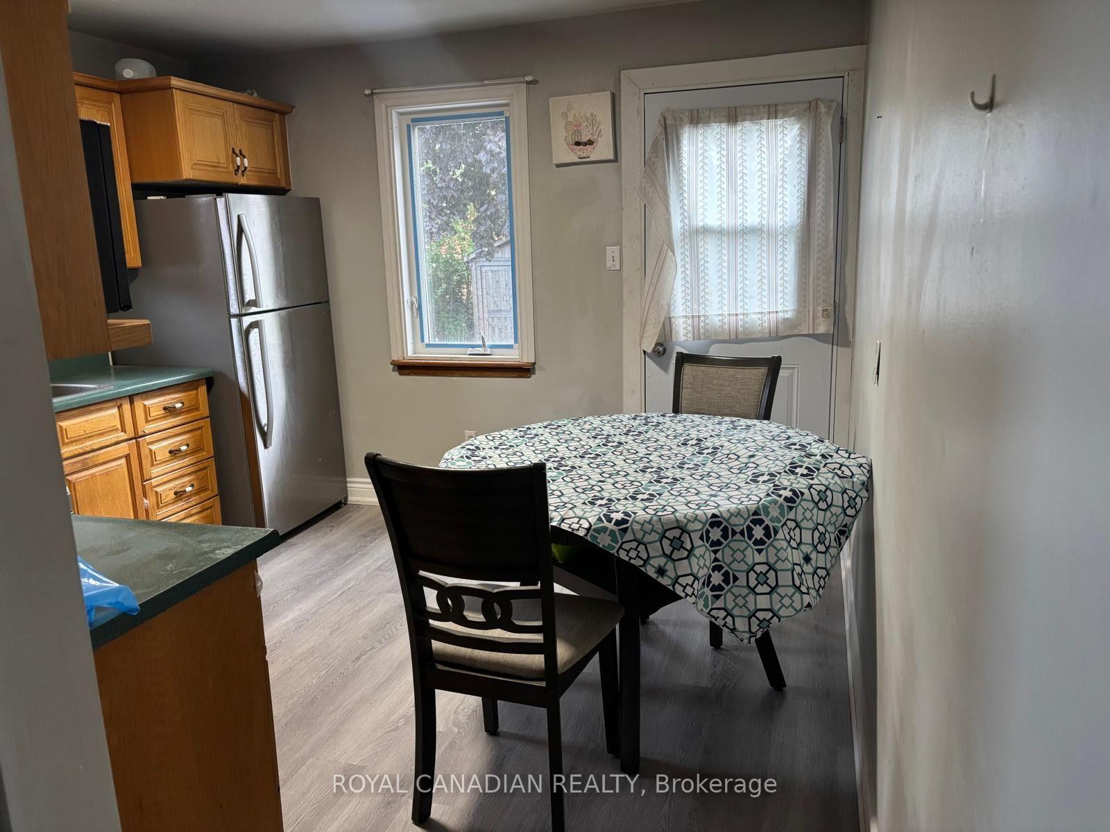 Photo 10 of 974 Queensdale Avenue E, Hamilton, Sunninghill — HOMEH