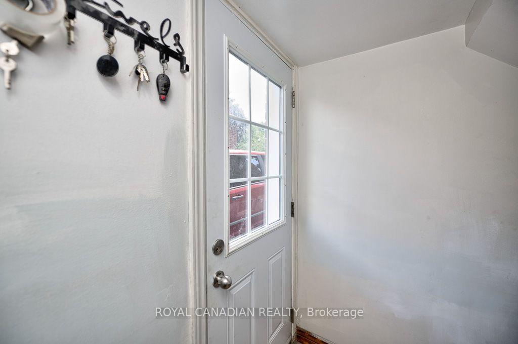 Photo 16 of 974 Queensdale Avenue E, Hamilton, Sunninghill — HOMEH
