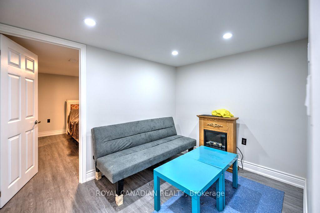 Photo 17 of 974 Queensdale Avenue E, Hamilton, Sunninghill — HOMEH