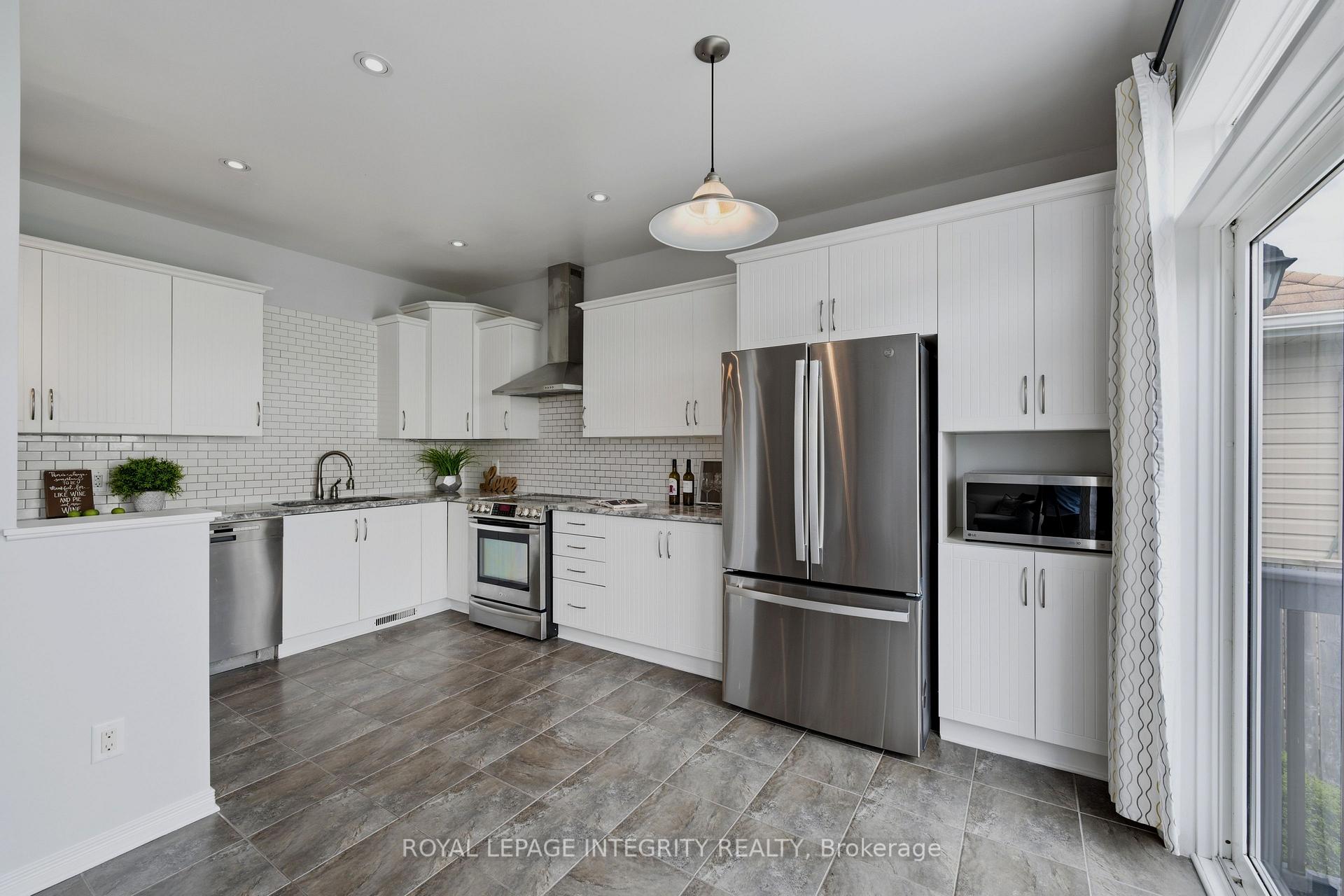 Photo 15 of 223 Huntsville Drive, Ottawa, Kanata - Kanata Lakes/Heritage Hills — HOMEH