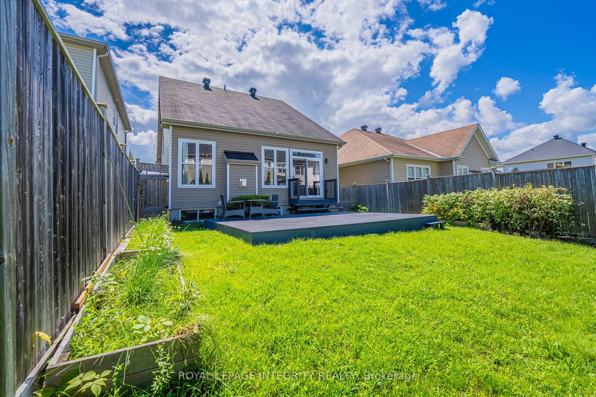 Photo 38 of 223 Huntsville Drive, Ottawa, Kanata - Kanata Lakes/Heritage Hills — HOMEH