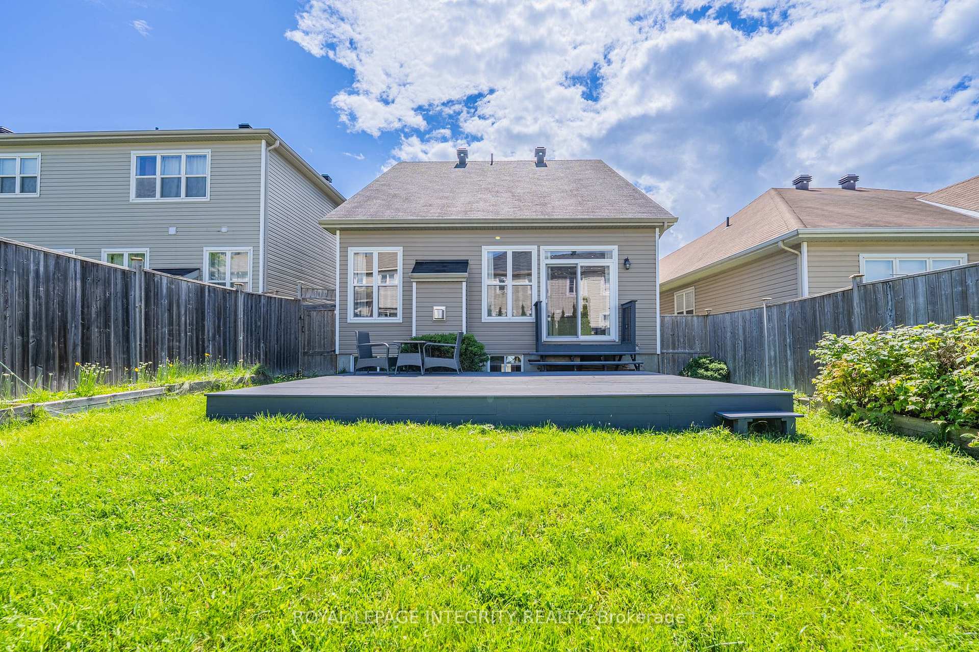 Photo 39 of 223 Huntsville Drive, Ottawa, Kanata - Kanata Lakes/Heritage Hills — HOMEH