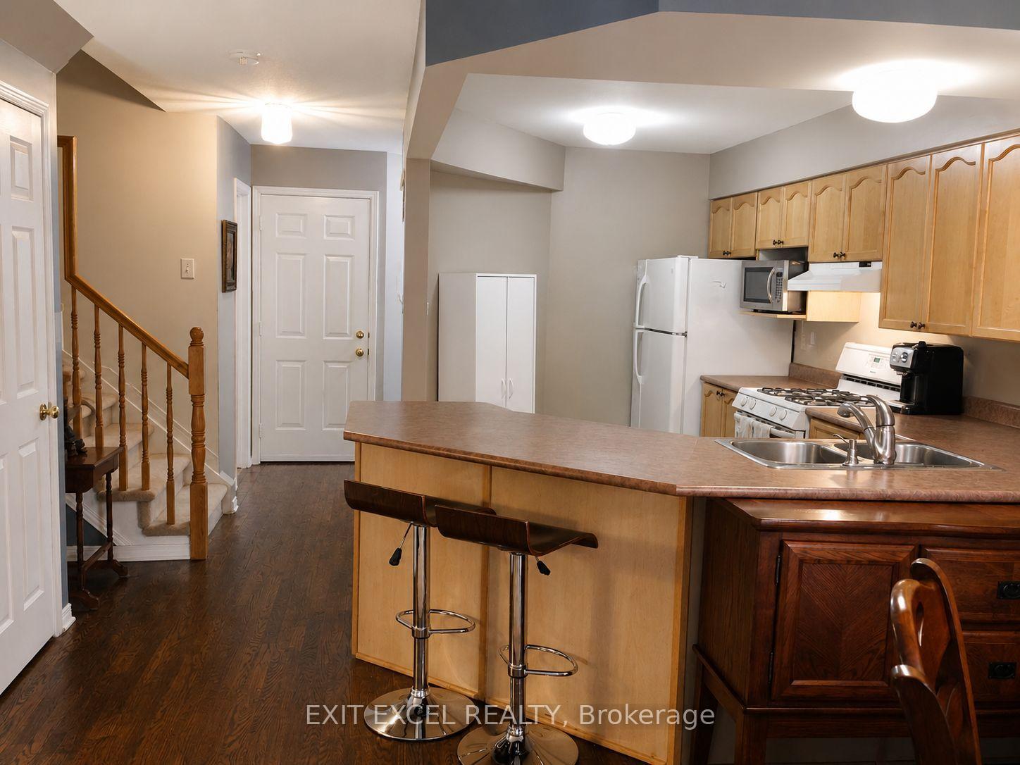 Photo 6 of 17 Heartleaf Private, Ottawa, Hunt Club Park/Greenboro — HOMEH