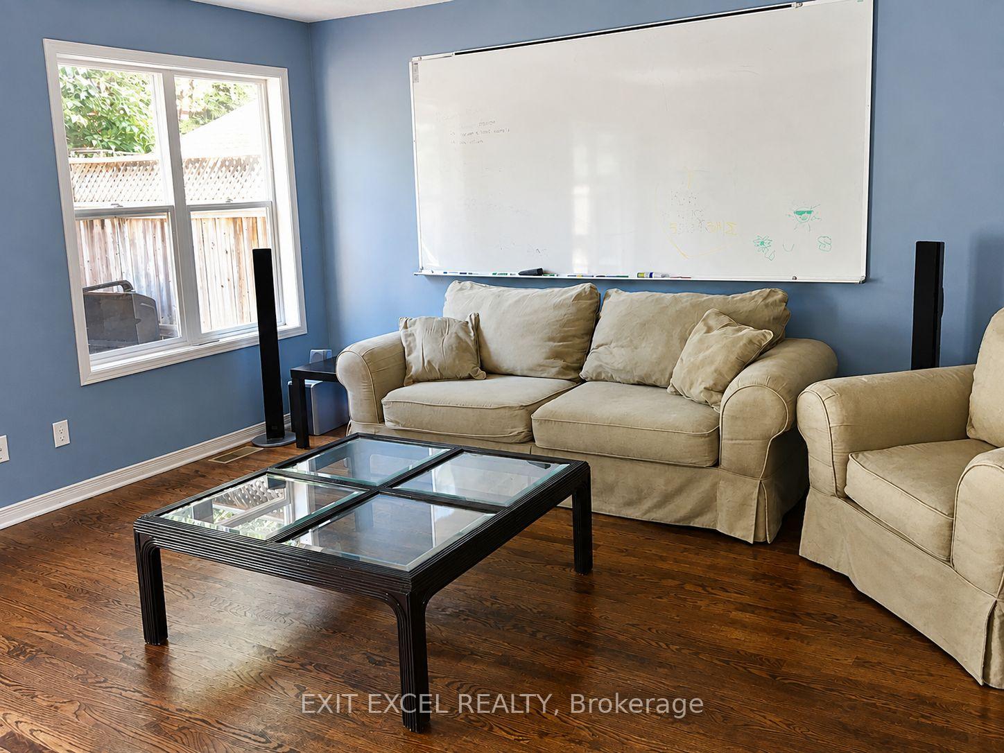 Photo 11 of 17 Heartleaf Private, Ottawa, Hunt Club Park/Greenboro — HOMEH