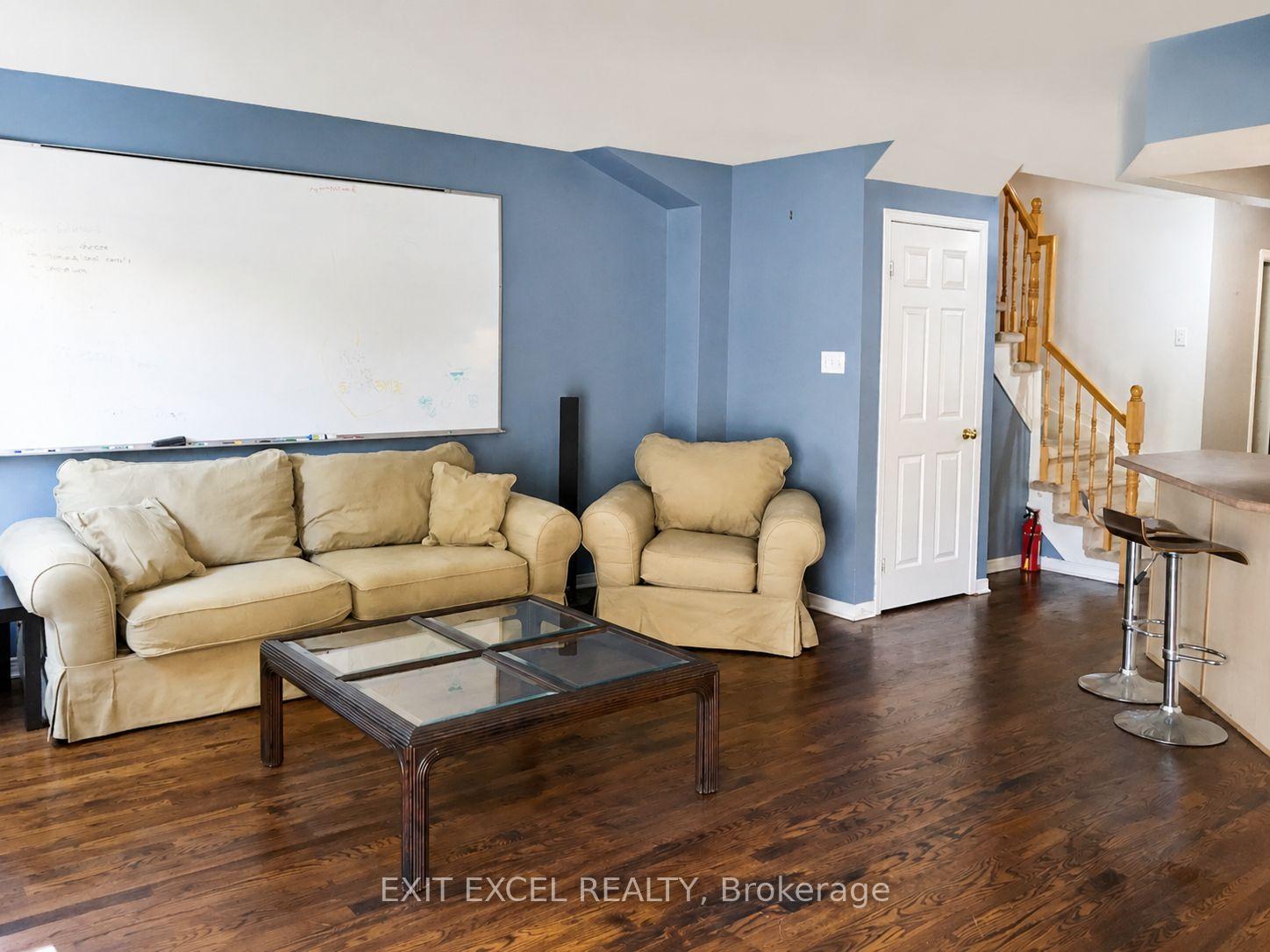 Photo 12 of 17 Heartleaf Private, Ottawa, Hunt Club Park/Greenboro — HOMEH