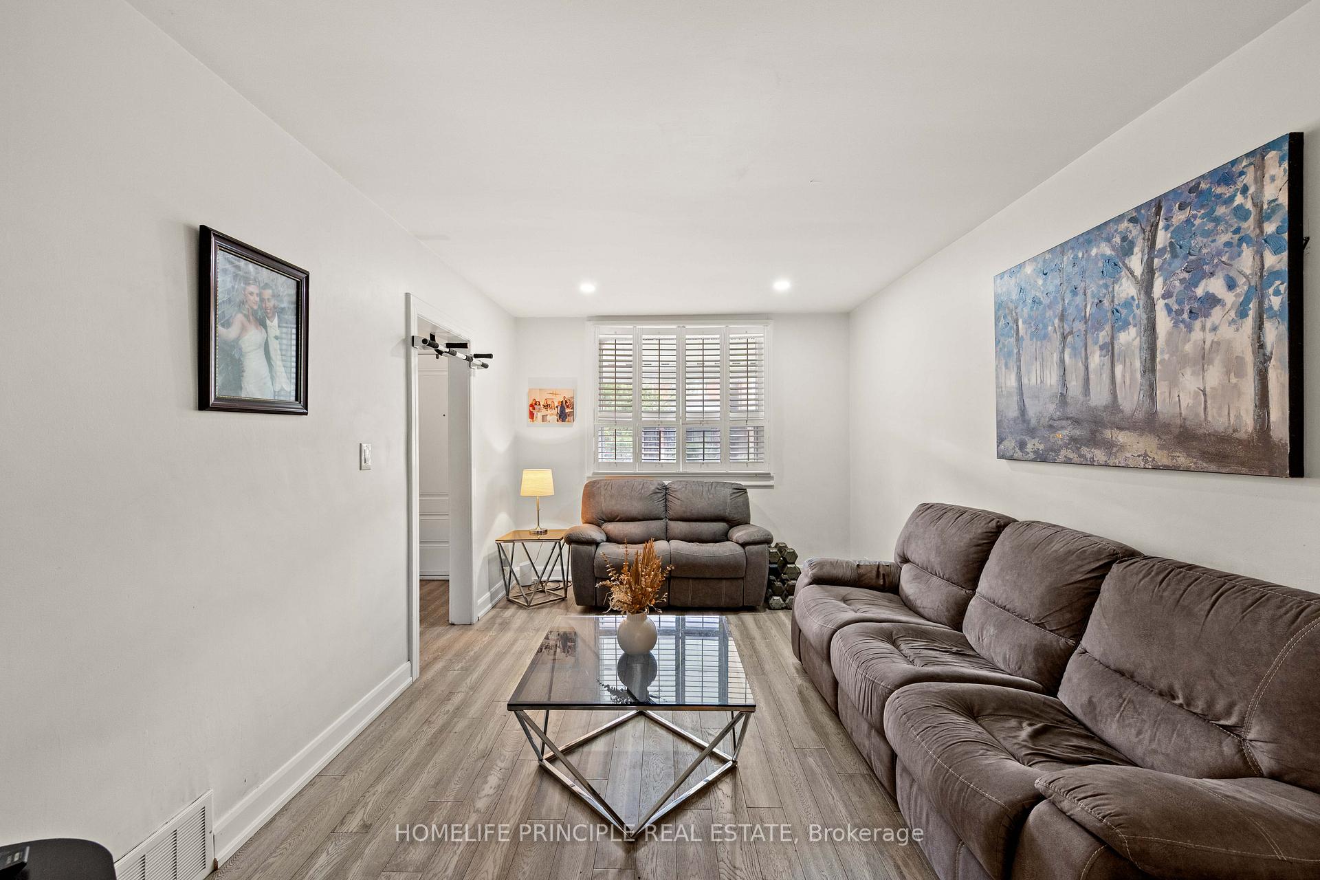 Photo 8 of 420 Salem Avenue N, Toronto, Dovercourt-Wallace Emerson-Junction — HOMEH