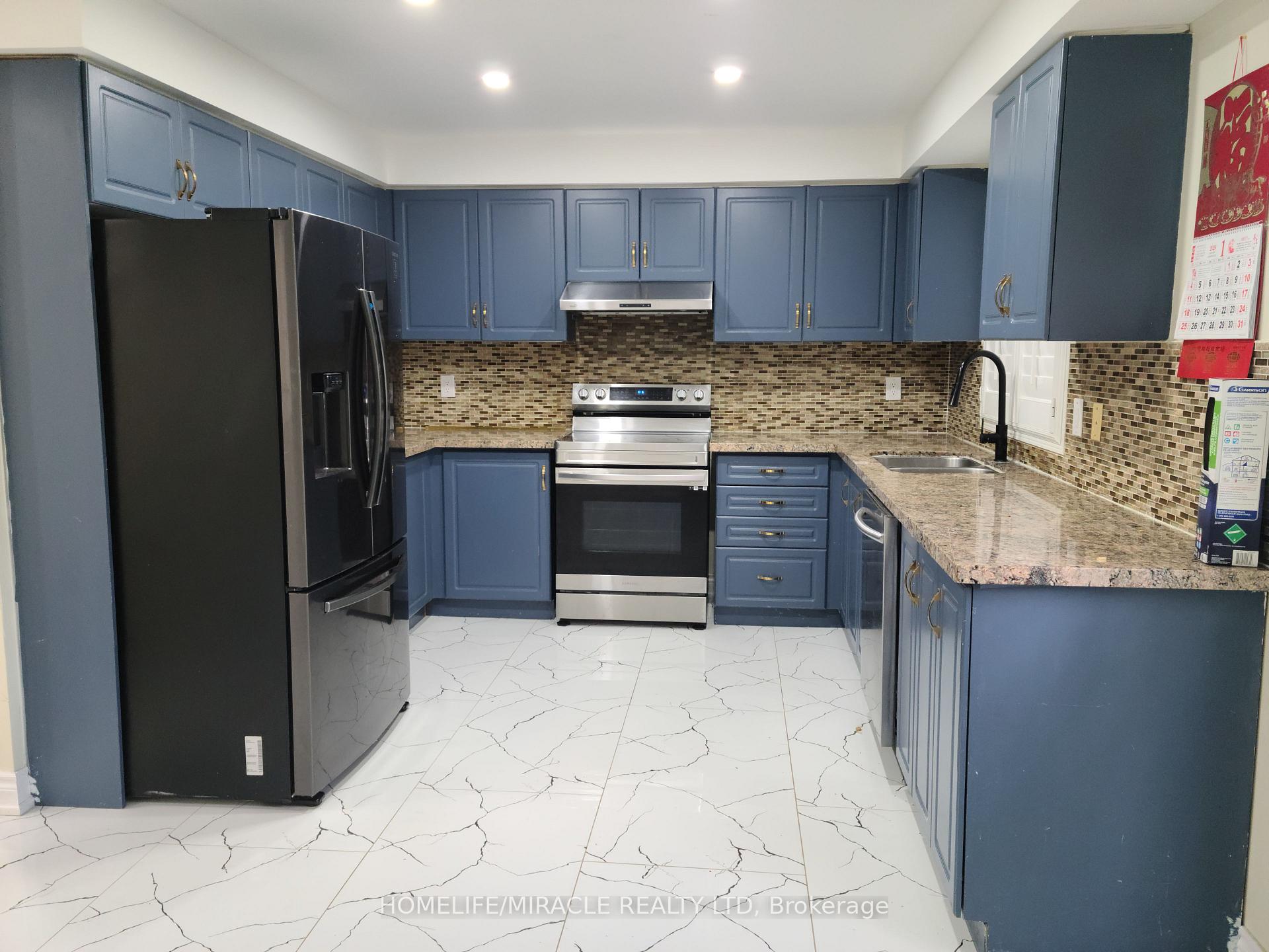Photo 9 of 7 Thunderbird Trail, Brampton, Sandringham-Wellington — HOMEH