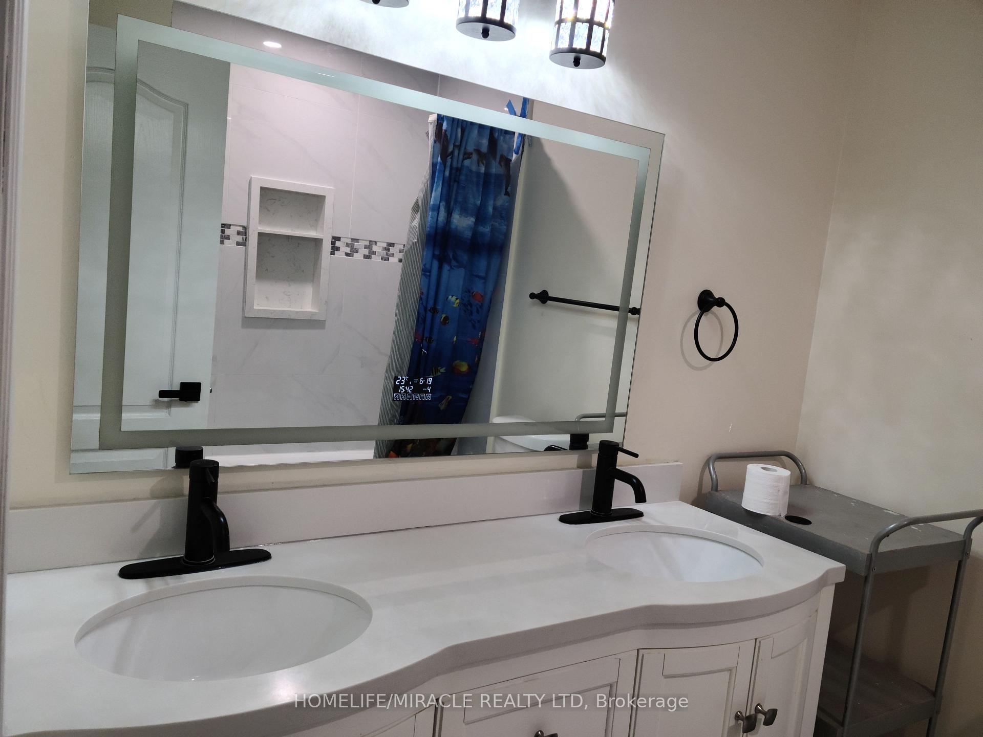 Photo 11 of 7 Thunderbird Trail, Brampton, Sandringham-Wellington — HOMEH