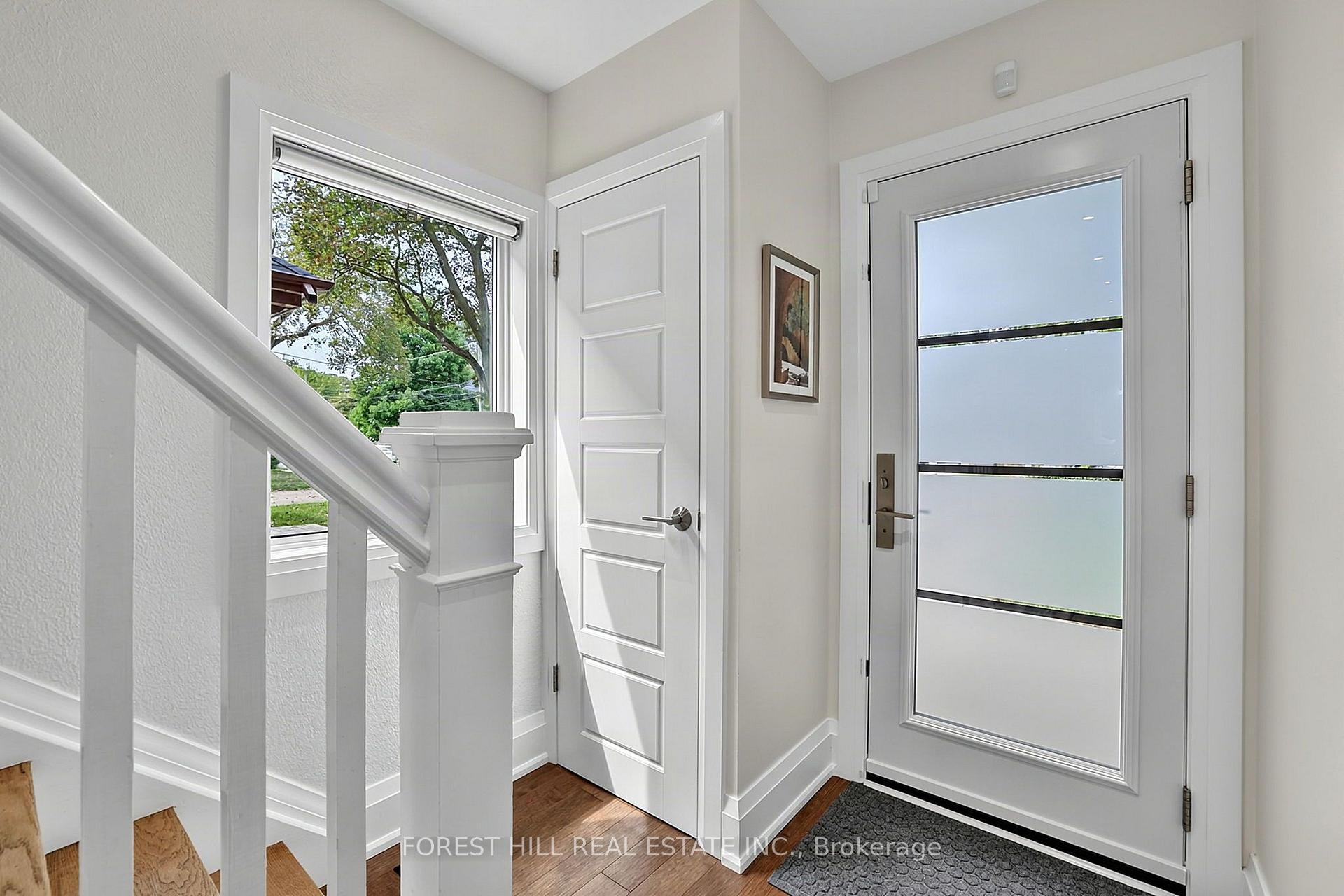 Photo 3 of 87 Thursfield Crescent, Toronto, Leaside — HOMEH