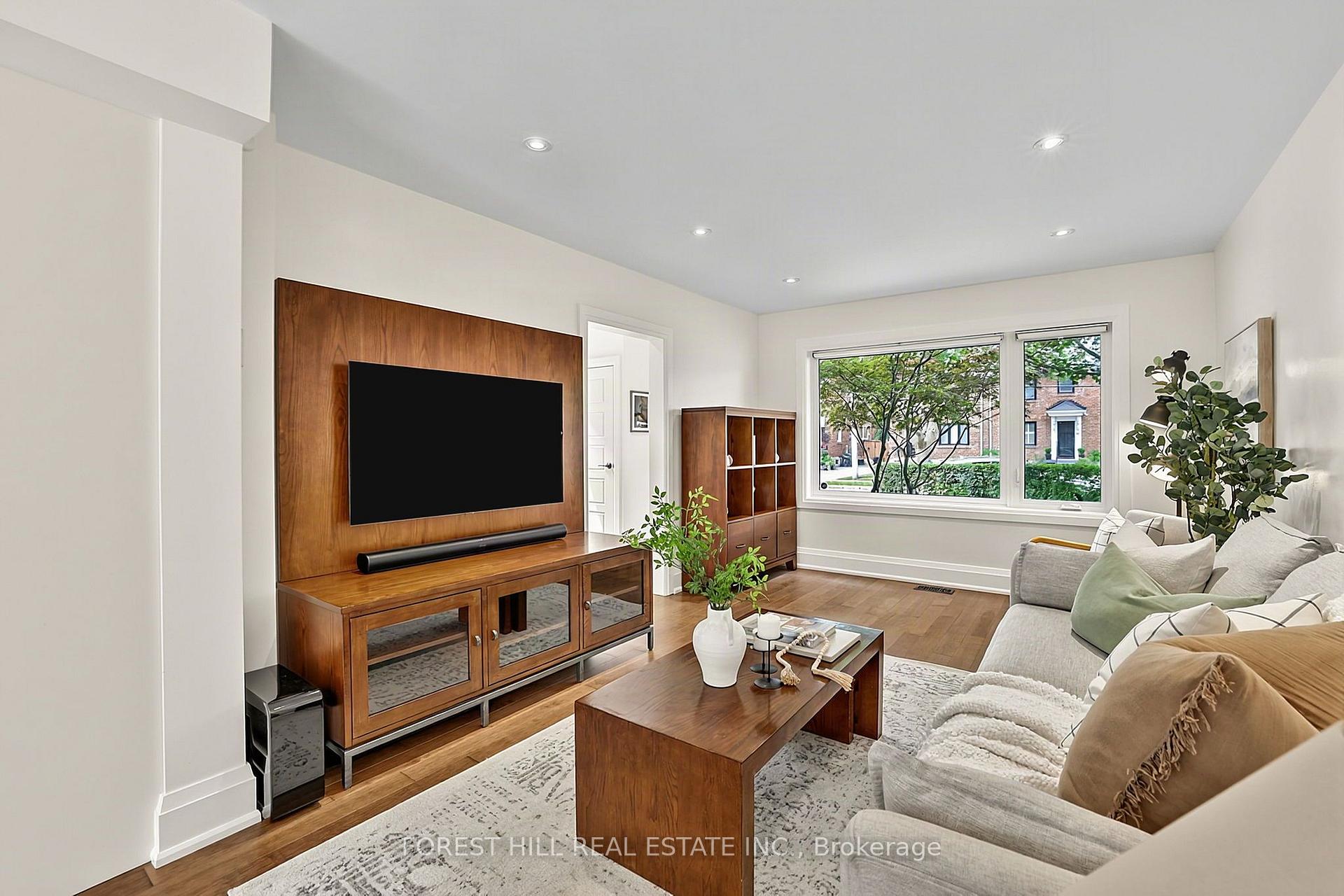 Photo 6 of 87 Thursfield Crescent, Toronto, Leaside — HOMEH