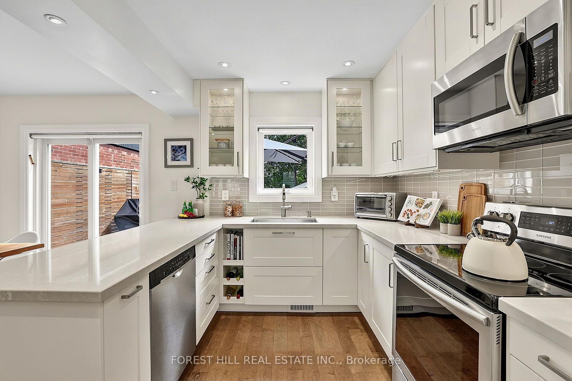 Photo 8 of 87 Thursfield Crescent, Toronto, Leaside — HOMEH