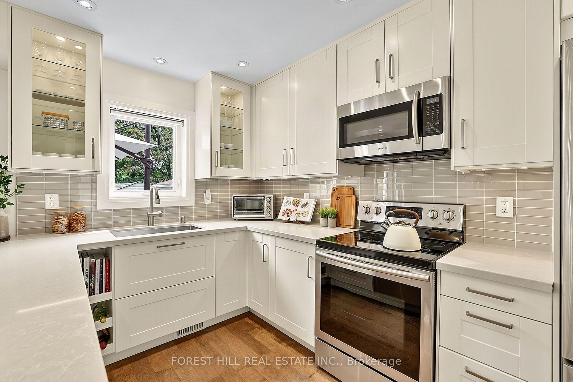 Photo 9 of 87 Thursfield Crescent, Toronto, Leaside — HOMEH
