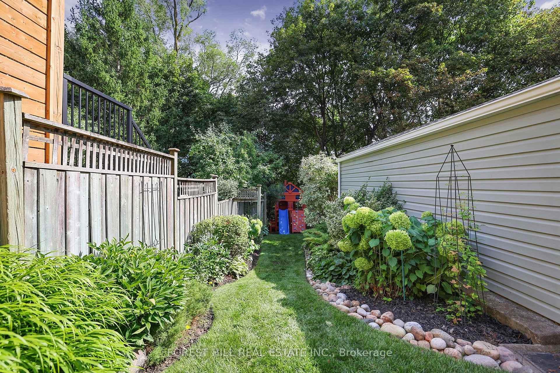 Photo 32 of 87 Thursfield Crescent, Toronto, Leaside — HOMEH