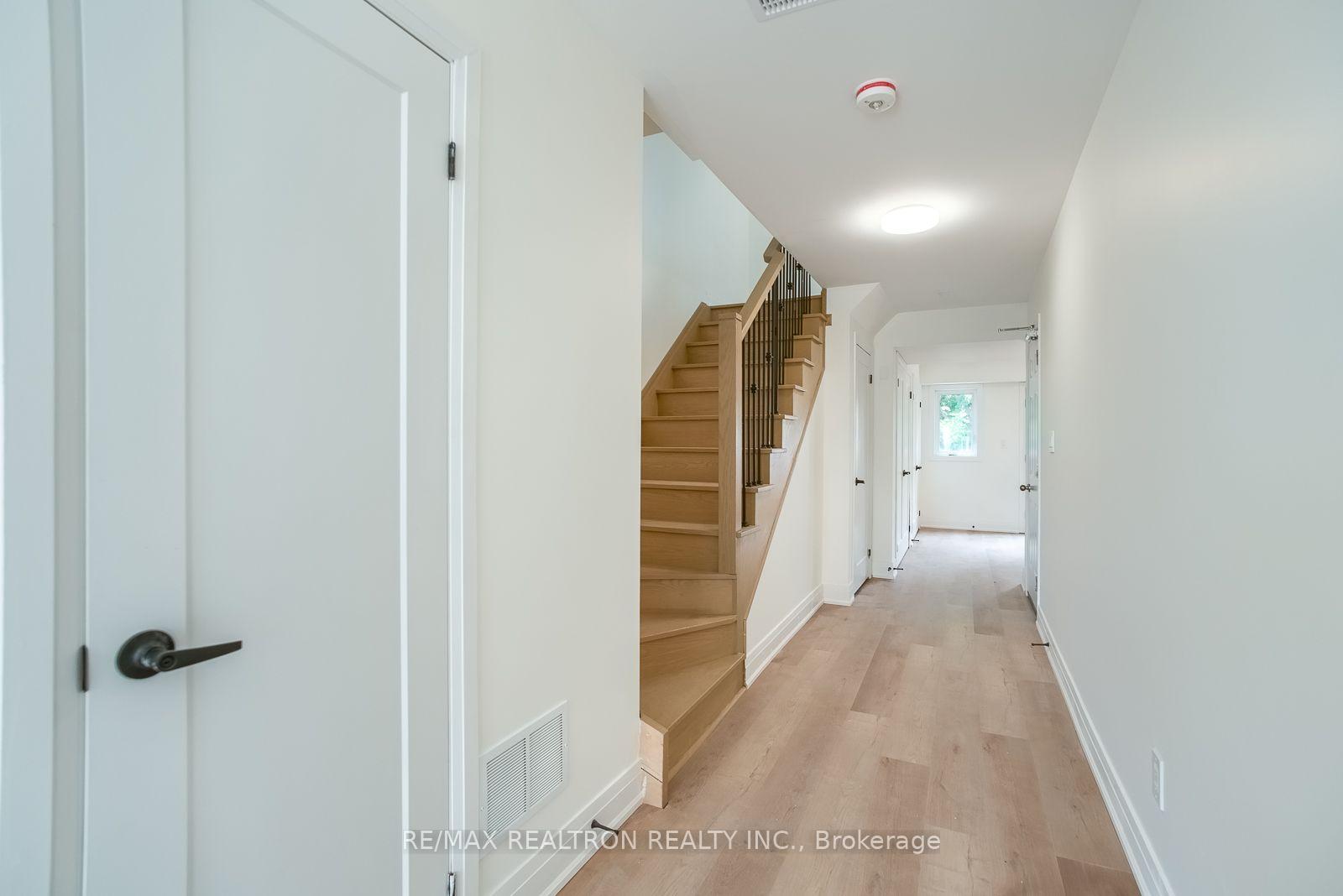 Photo 3 of 5261 Meeks Common, Burlington, Orchard — HOMEH