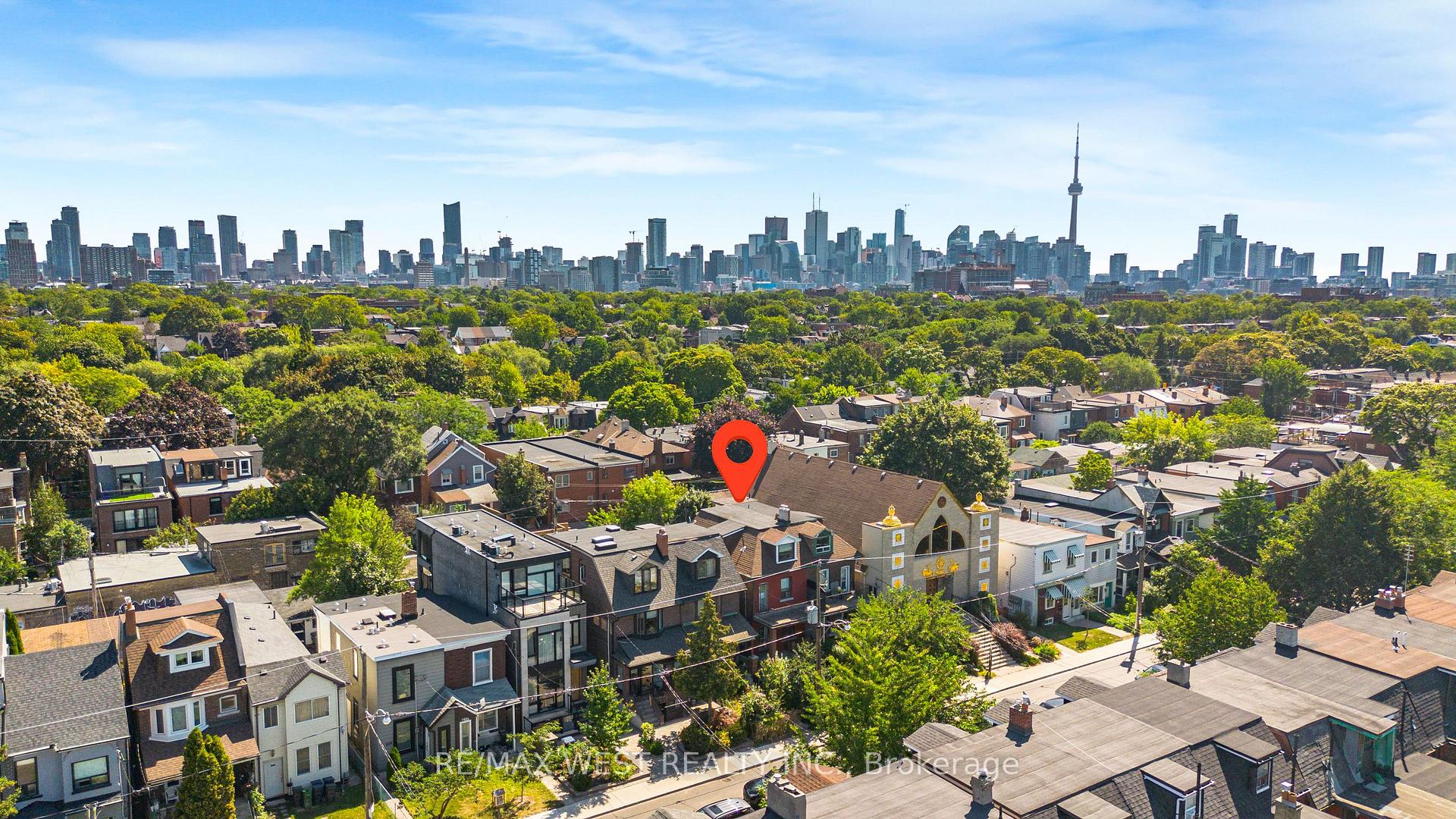 Photo 5 of 649 Crawford Street N, Toronto, Palmerston-Little Italy — HOMEH