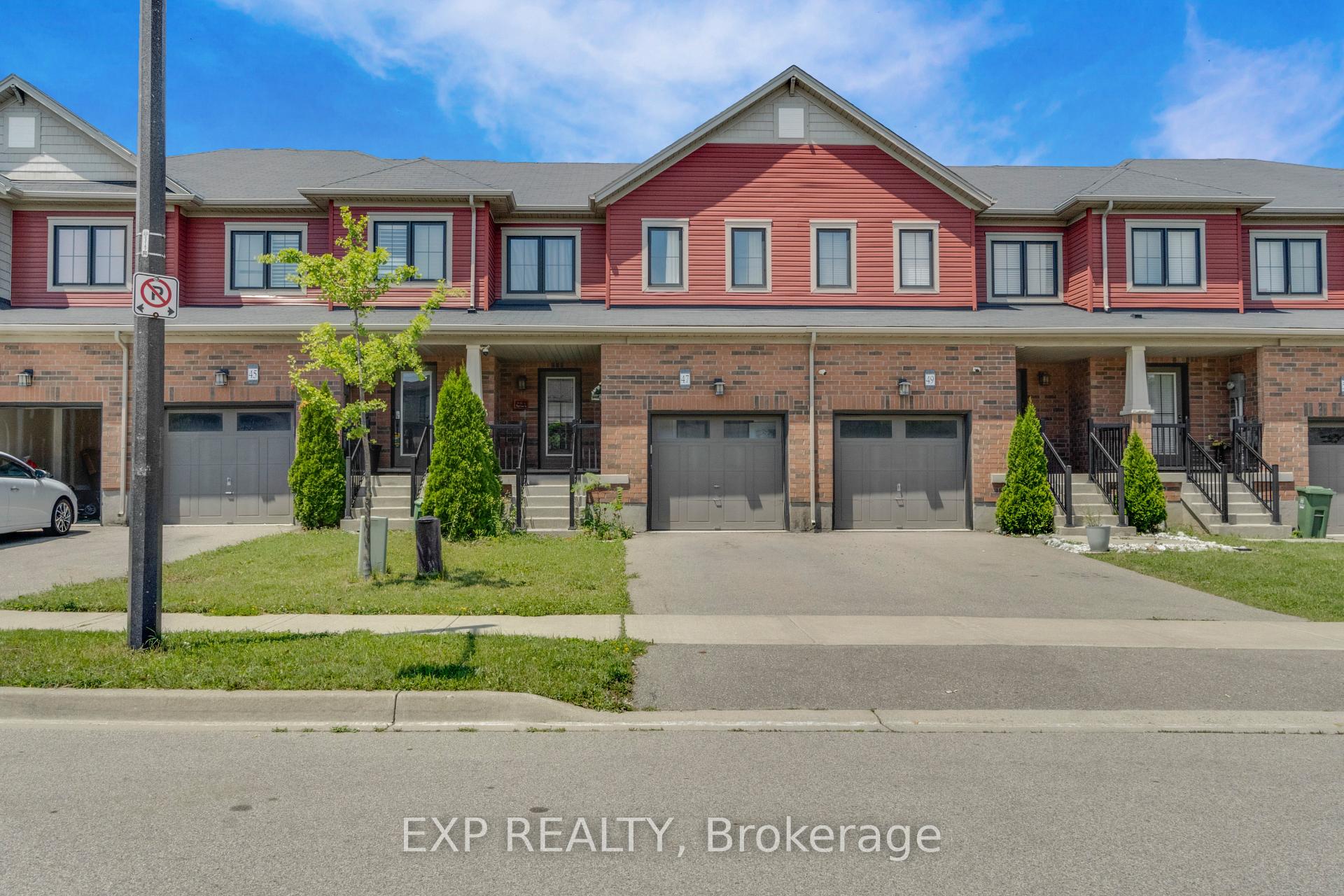 Photo 2 of 47 Sherway Street, Hamilton, Stoney Creek Mountain — HOMEH