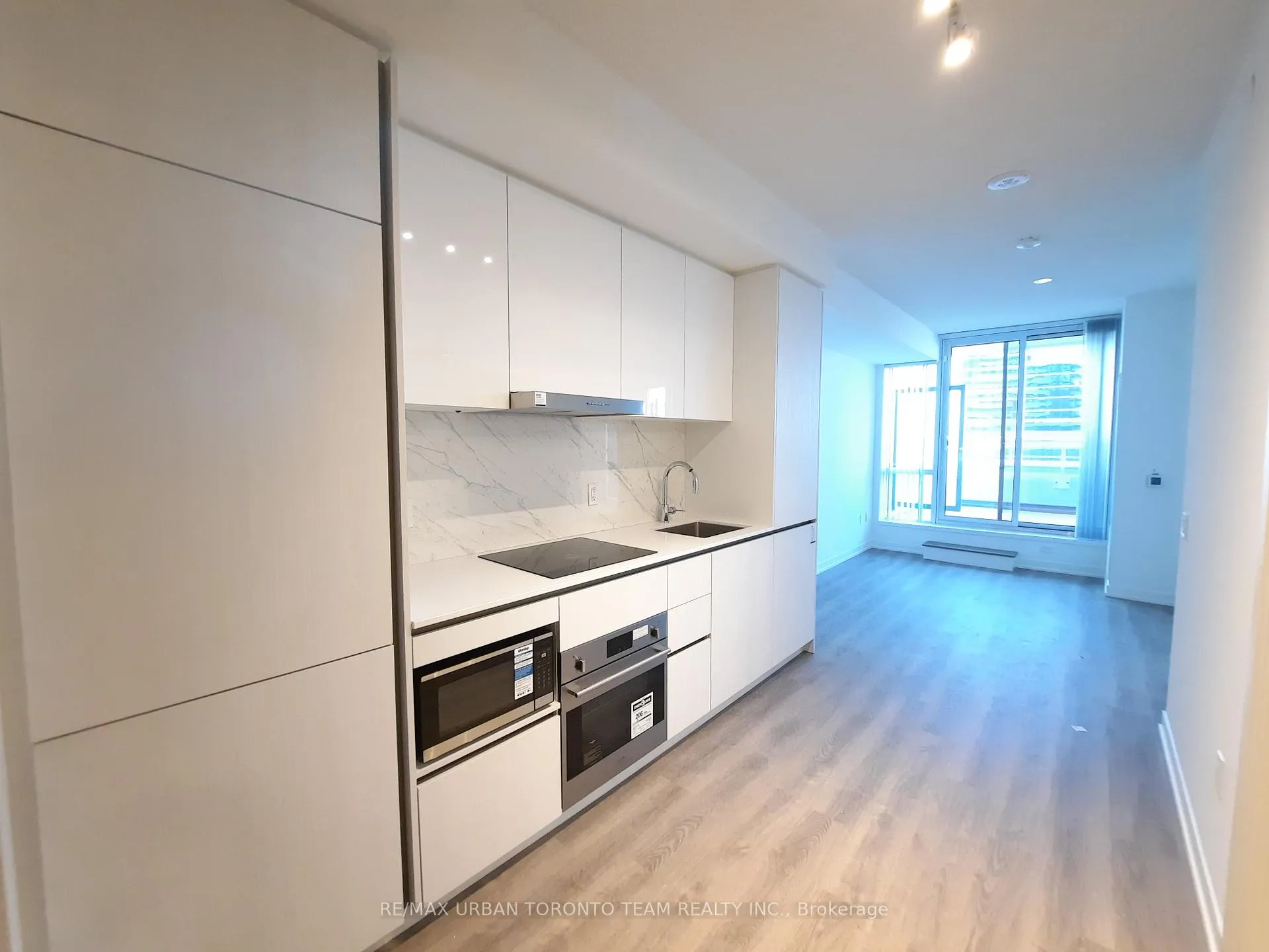 Photo 2 of Unit 508, 8 Interchange Way, Vaughan, Vaughan Corporate Centre — HOMEH