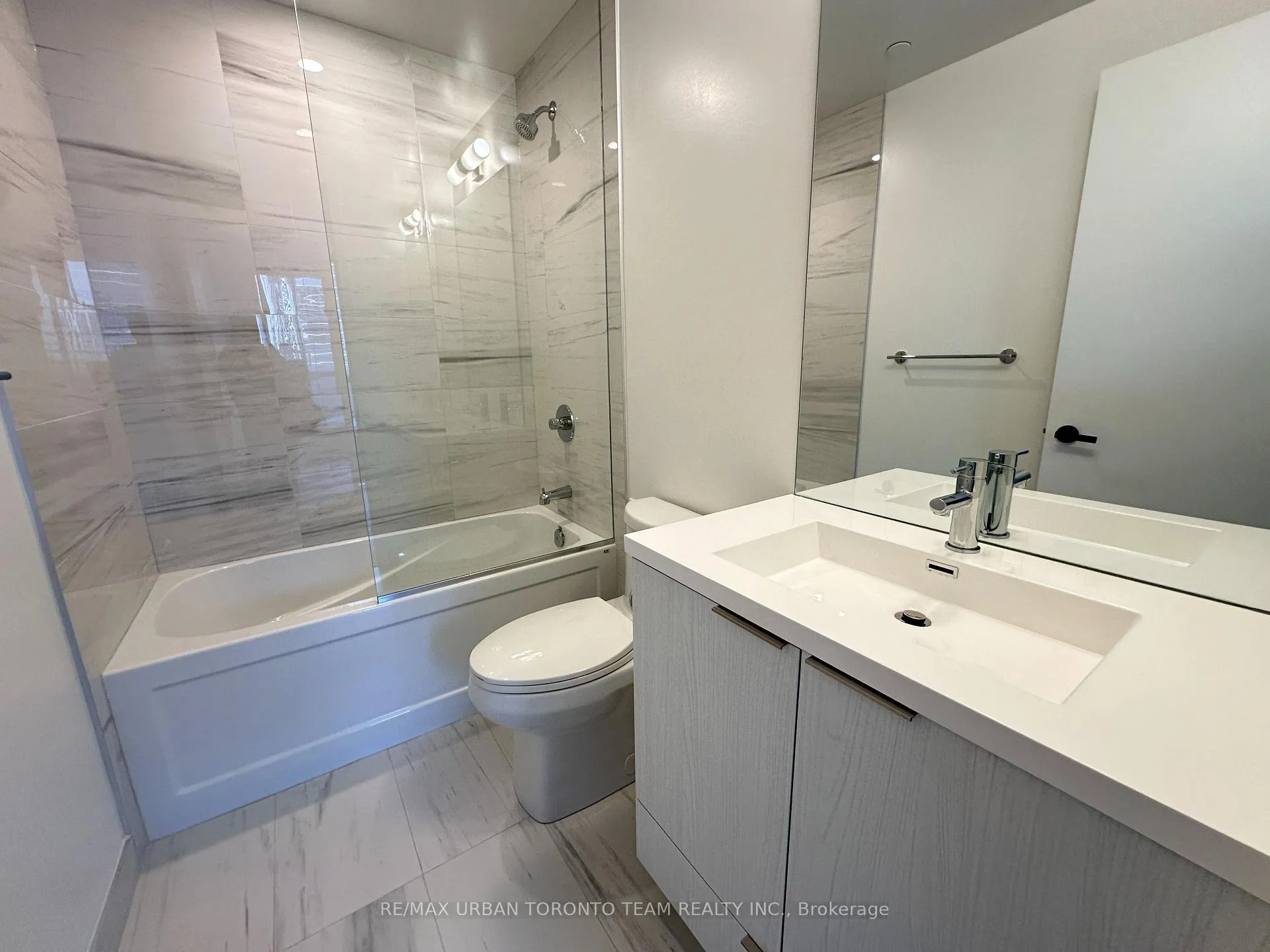 Photo 14 of Unit 508, 8 Interchange Way, Vaughan, Vaughan Corporate Centre — HOMEH