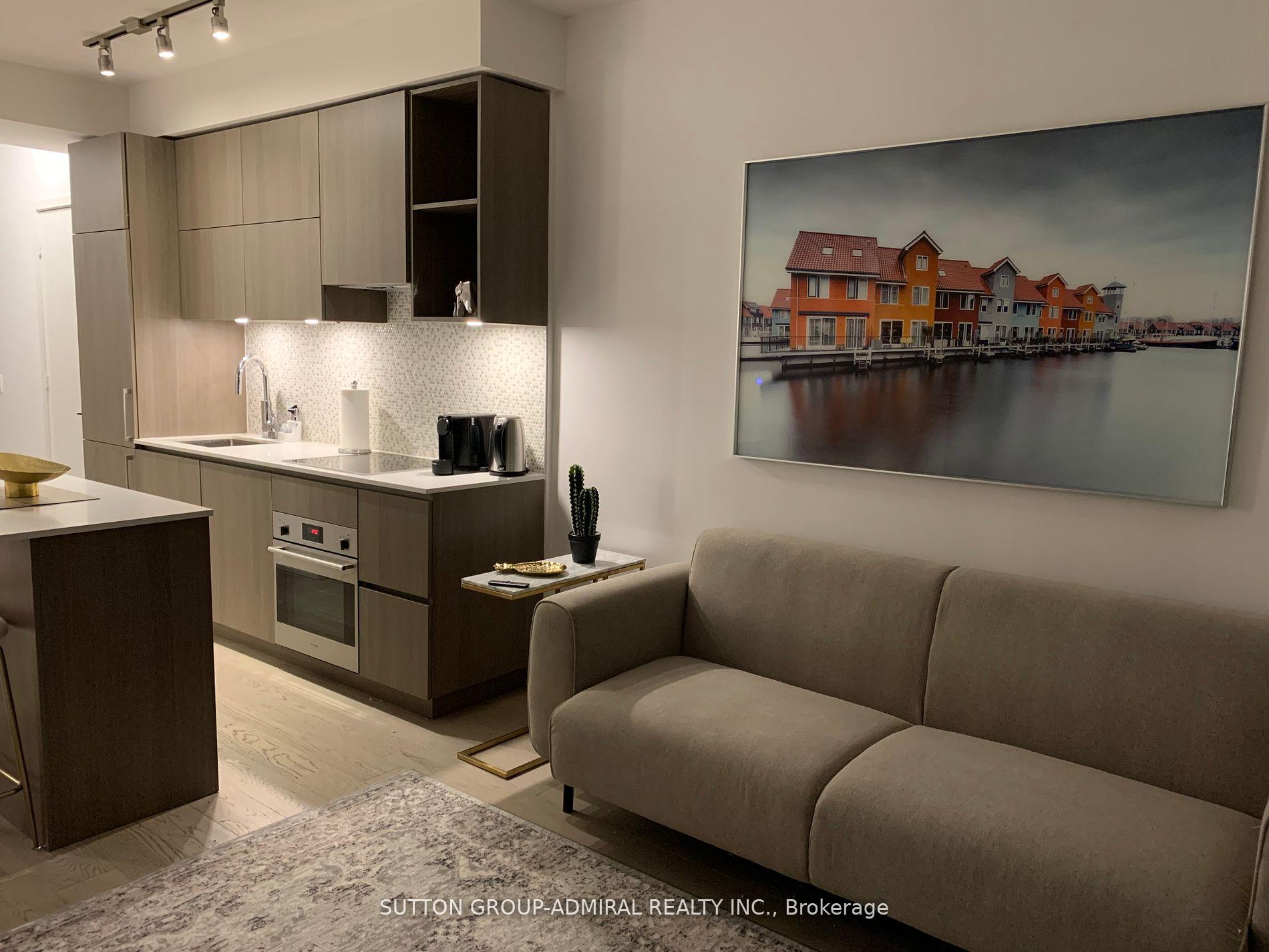 Front of Unit 2203, 1 Yorkville Avenue