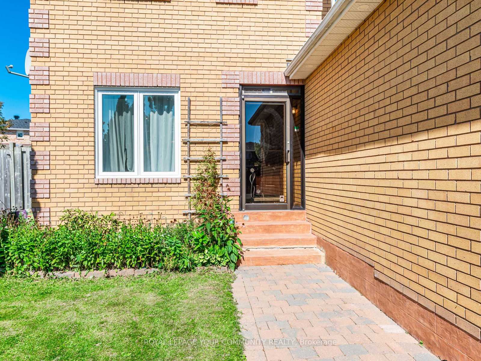 Photo 2 of 5 Mandel Crescent, Richmond Hill, Devonsleigh — HOMEH