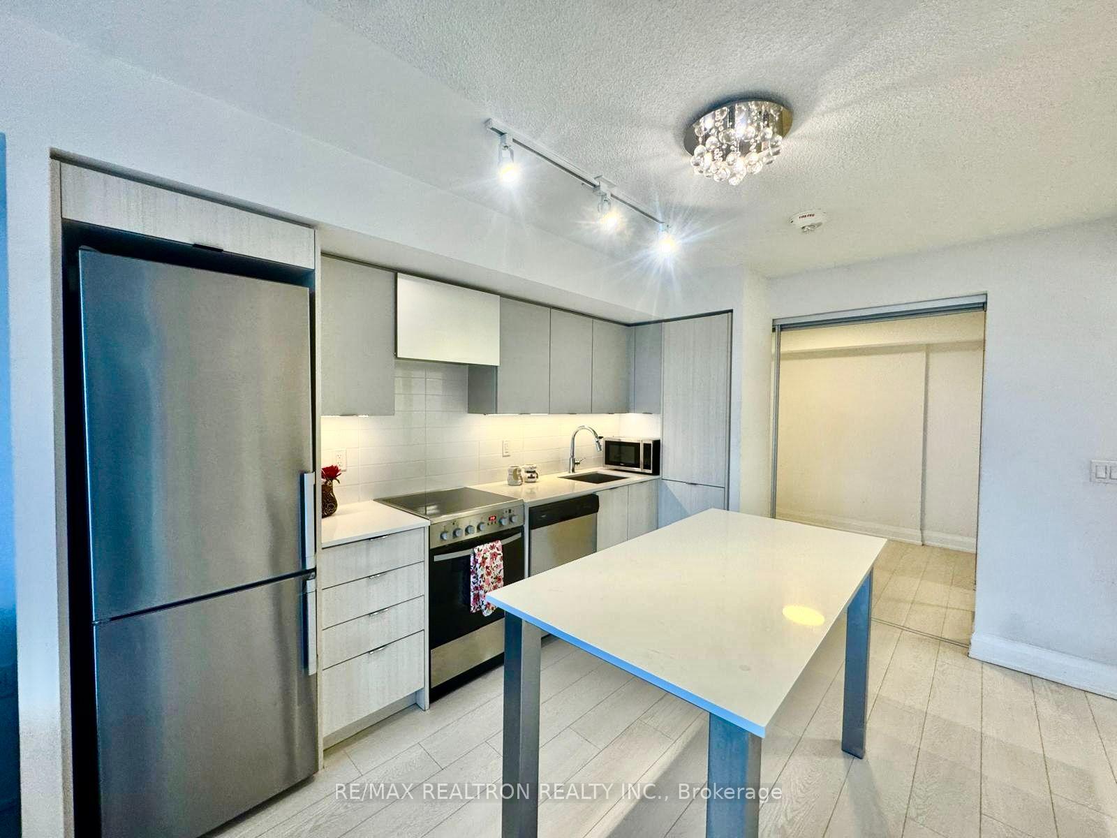 Photo 4 of Unit 1310, 30 Gibbs Road, Etobicoke, Islington-City Centre West — HOMEH