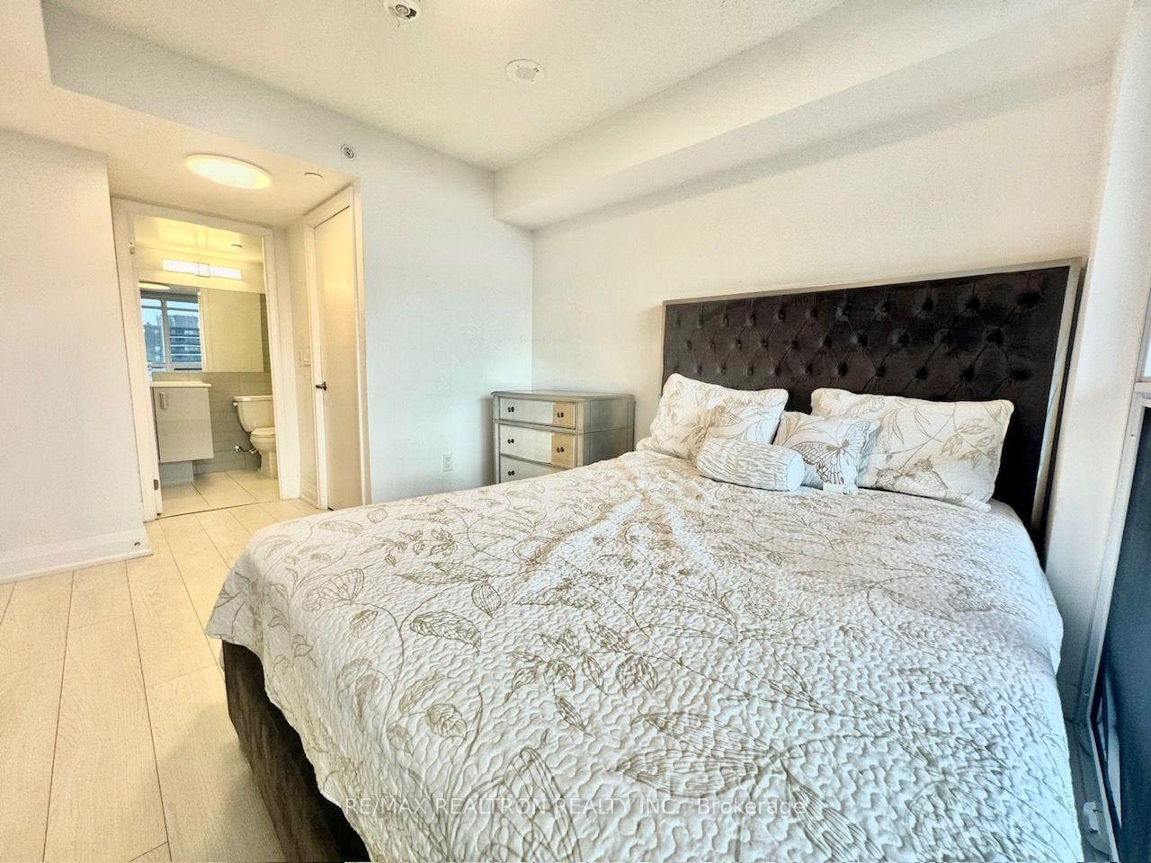 Photo 6 of Unit 1310, 30 Gibbs Road, Etobicoke, Islington-City Centre West — HOMEH