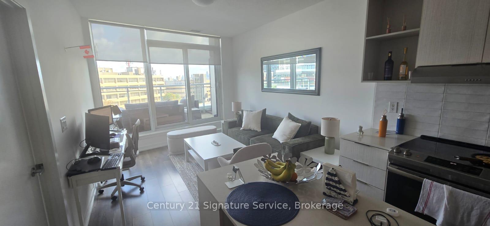 Front of Unit 307, 2520 Eglinton Avenue W