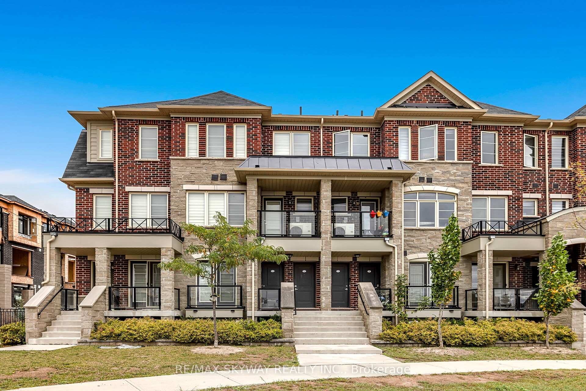 Photo 2 of Unit 10, 200 Veterans Drive, Brampton, Northwest Brampton — HOMEH