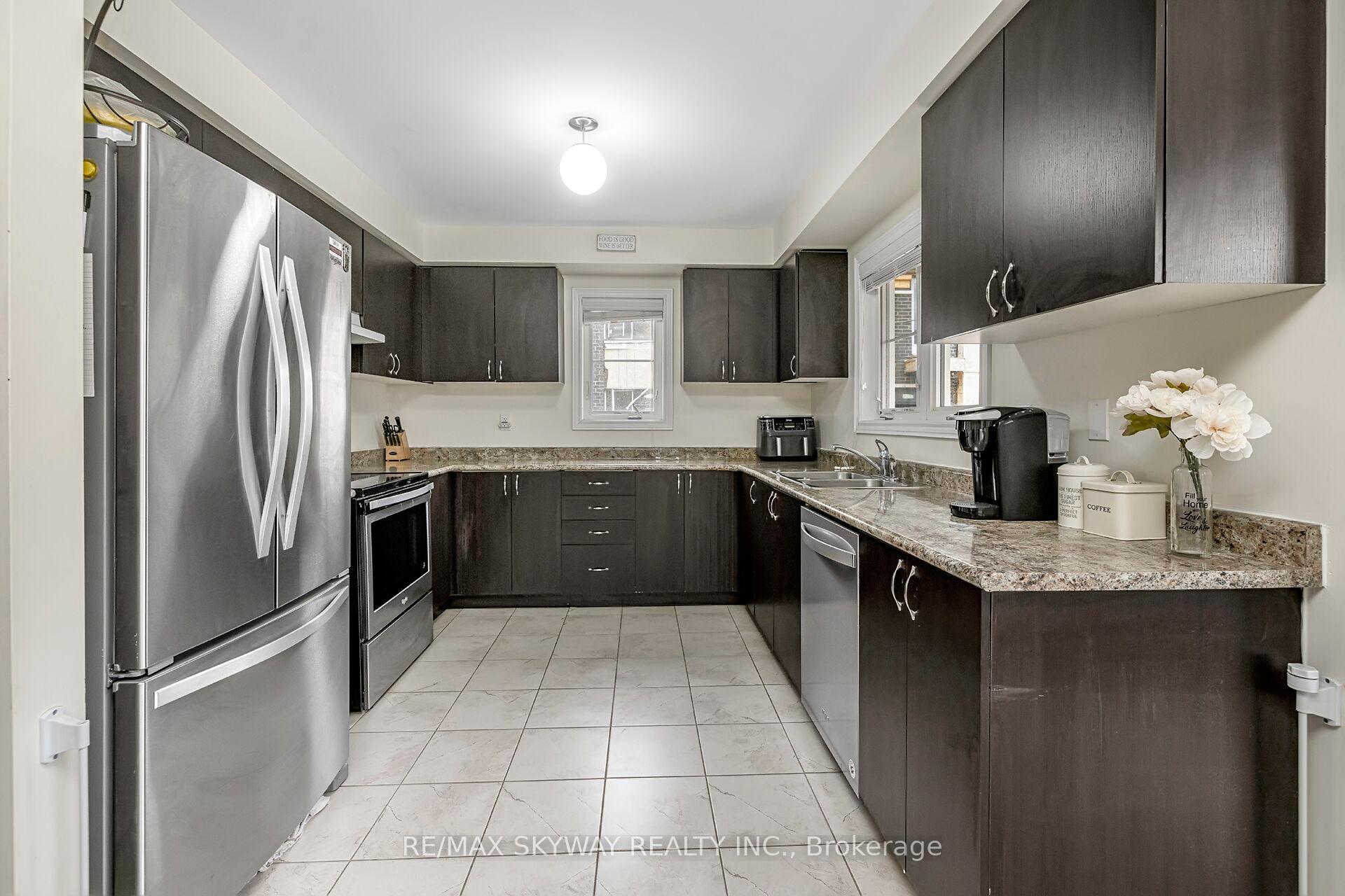 Photo 4 of Unit 10, 200 Veterans Drive, Brampton, Northwest Brampton — HOMEH